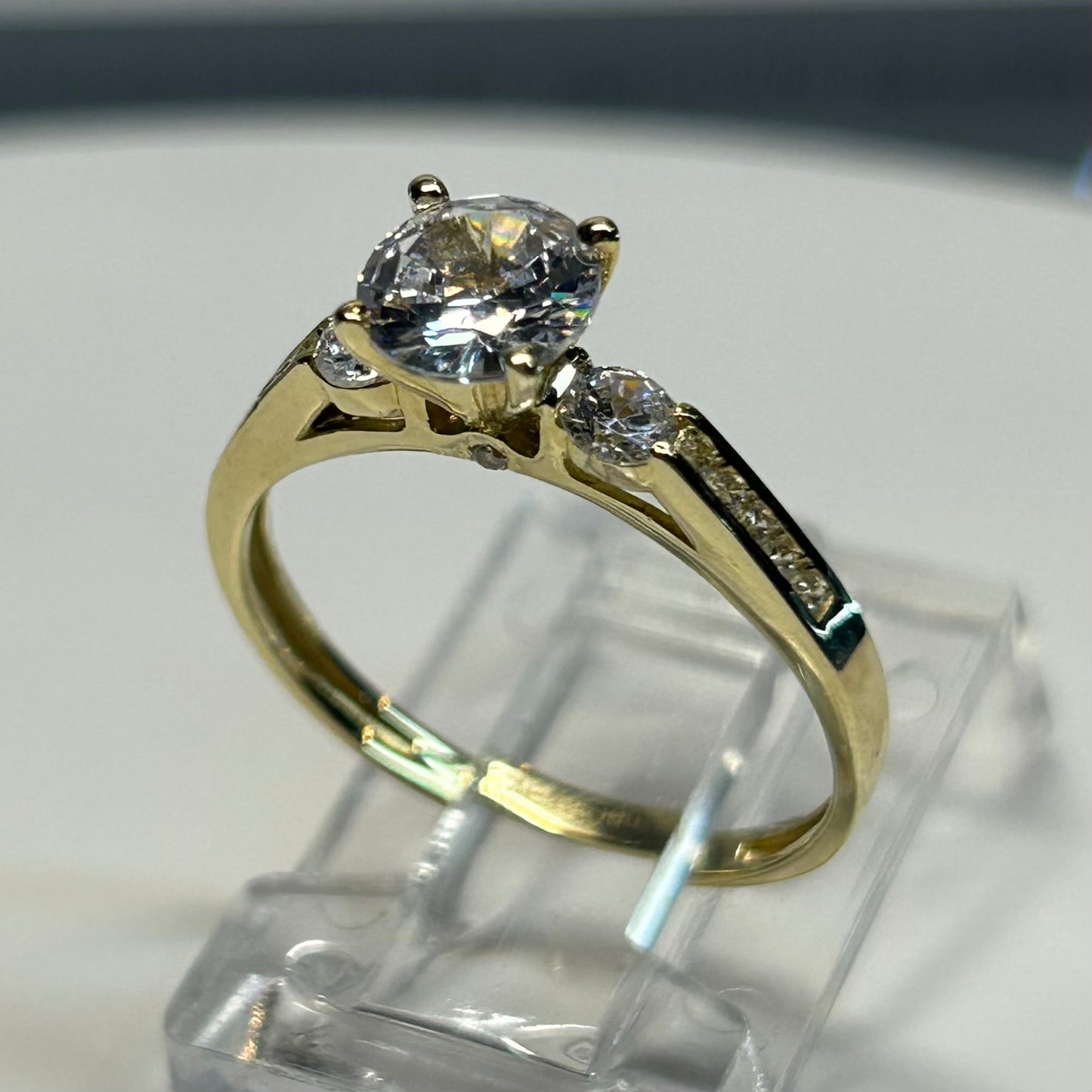 Anillo de compromiso en oro