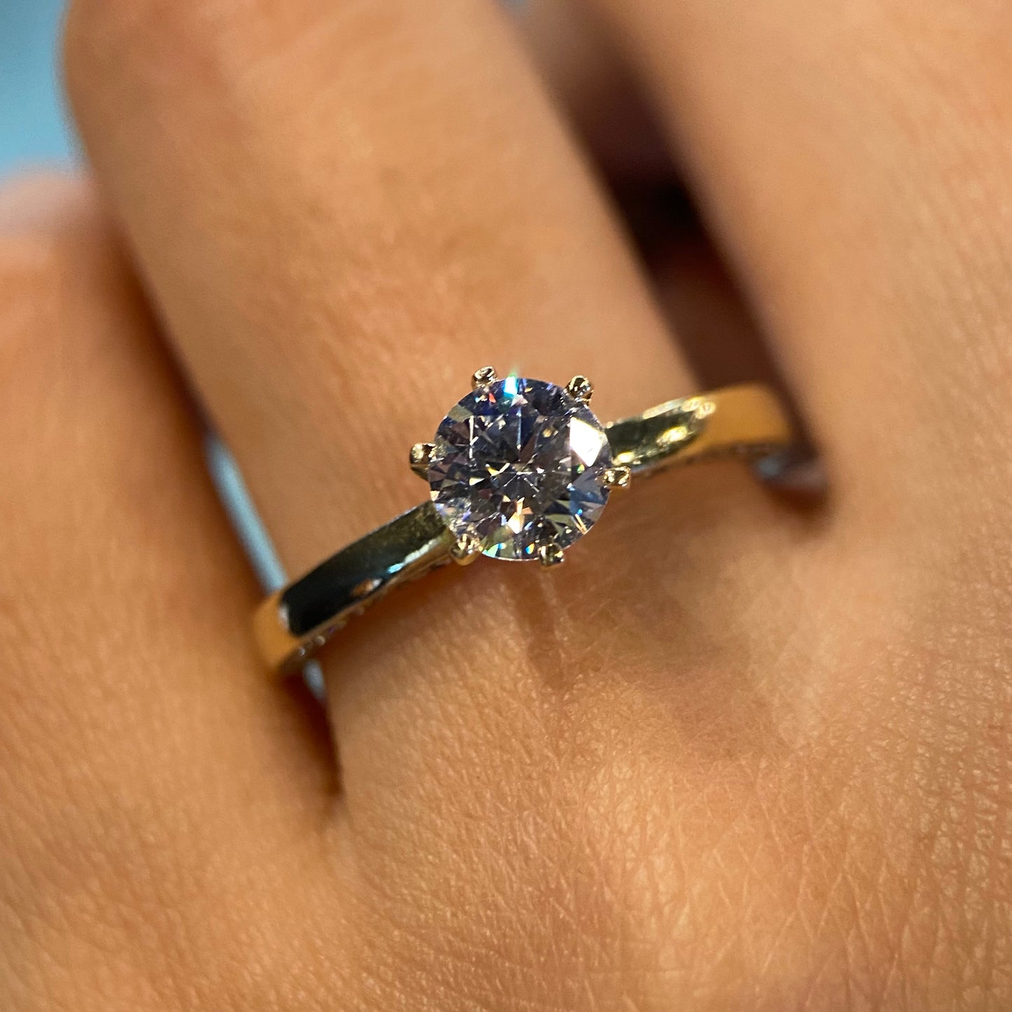 Anillo de compromiso en oro