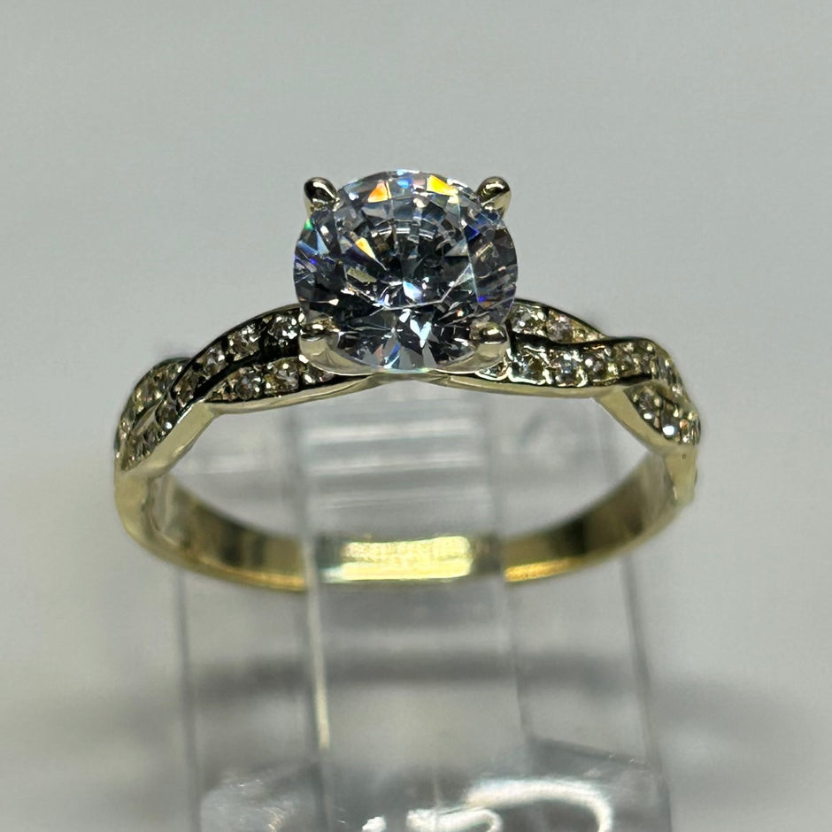 Anillo de compromiso en oro