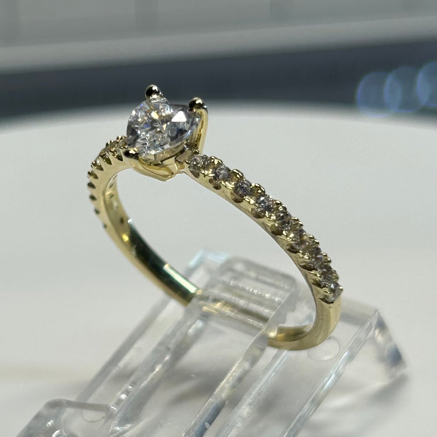 Anillo de compromiso en oro