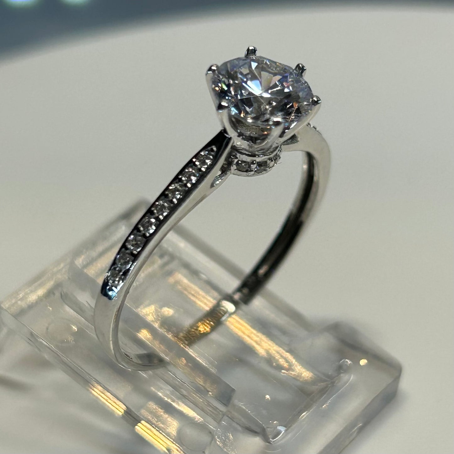 Anillo de compromiso en oro