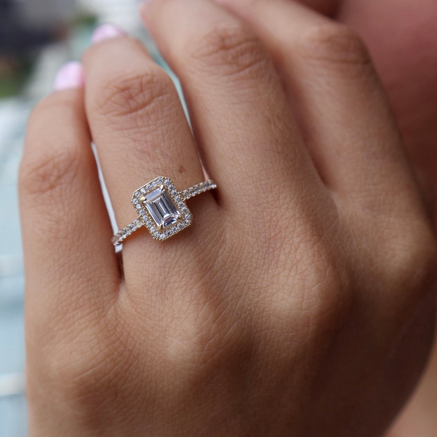 Anillo en Oro Amarillo 14k con Circonia Mod. 15884