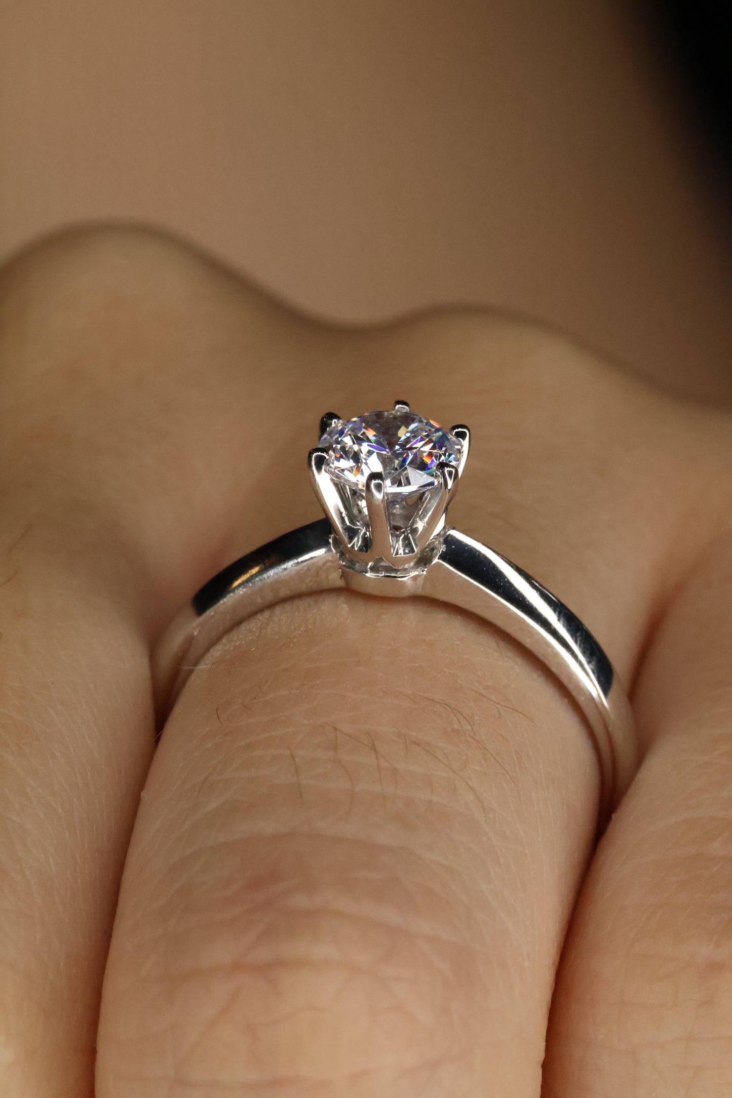 Anillo Oro Blanco 14k con Circonia Mod.16088