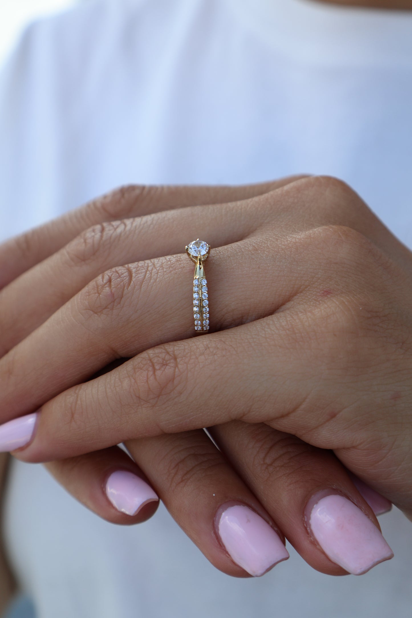 Anillo en Oro Amarillo 10k con Circonias Mod.15941