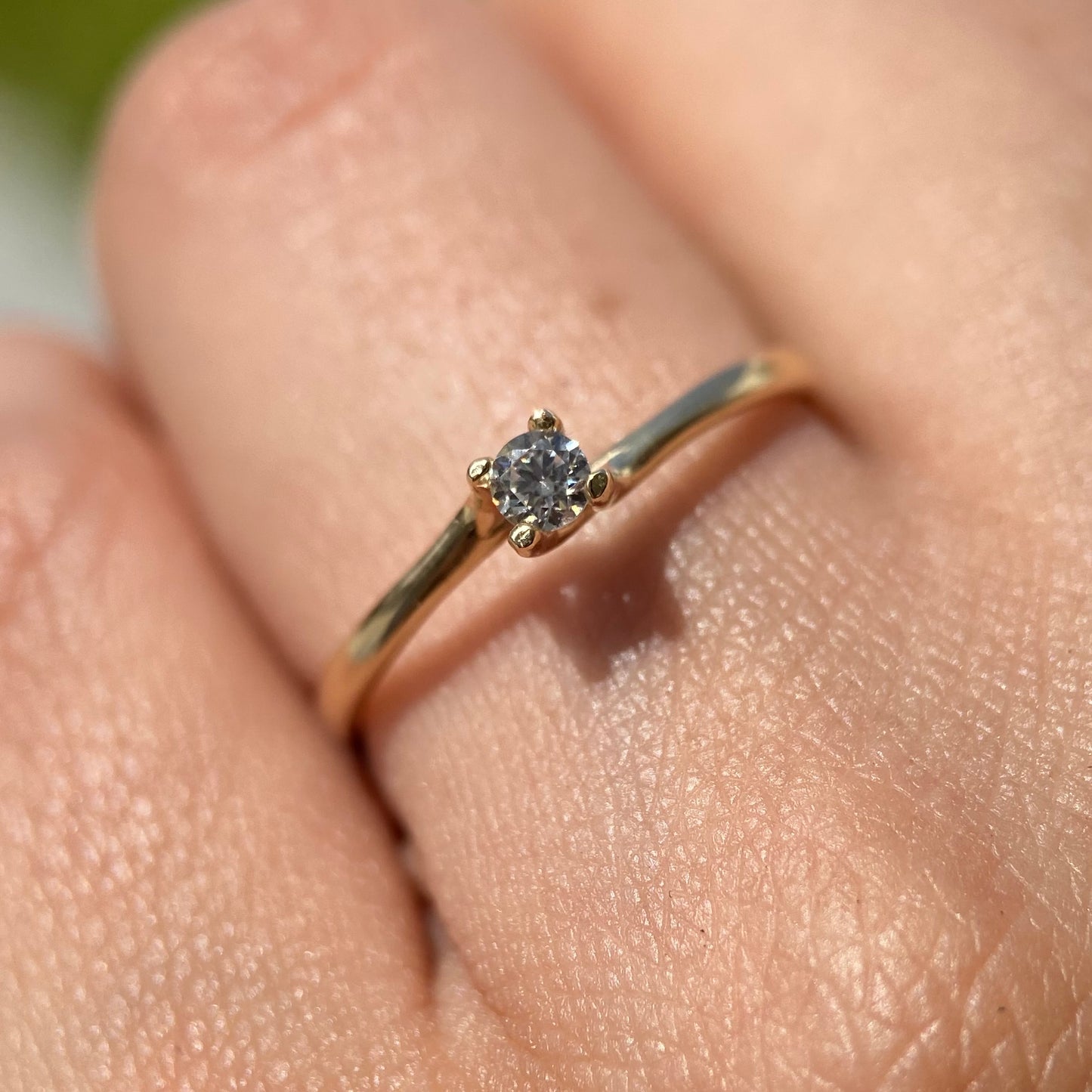 Ring in 14k yellow gold with white zirconia Cod: MAN243