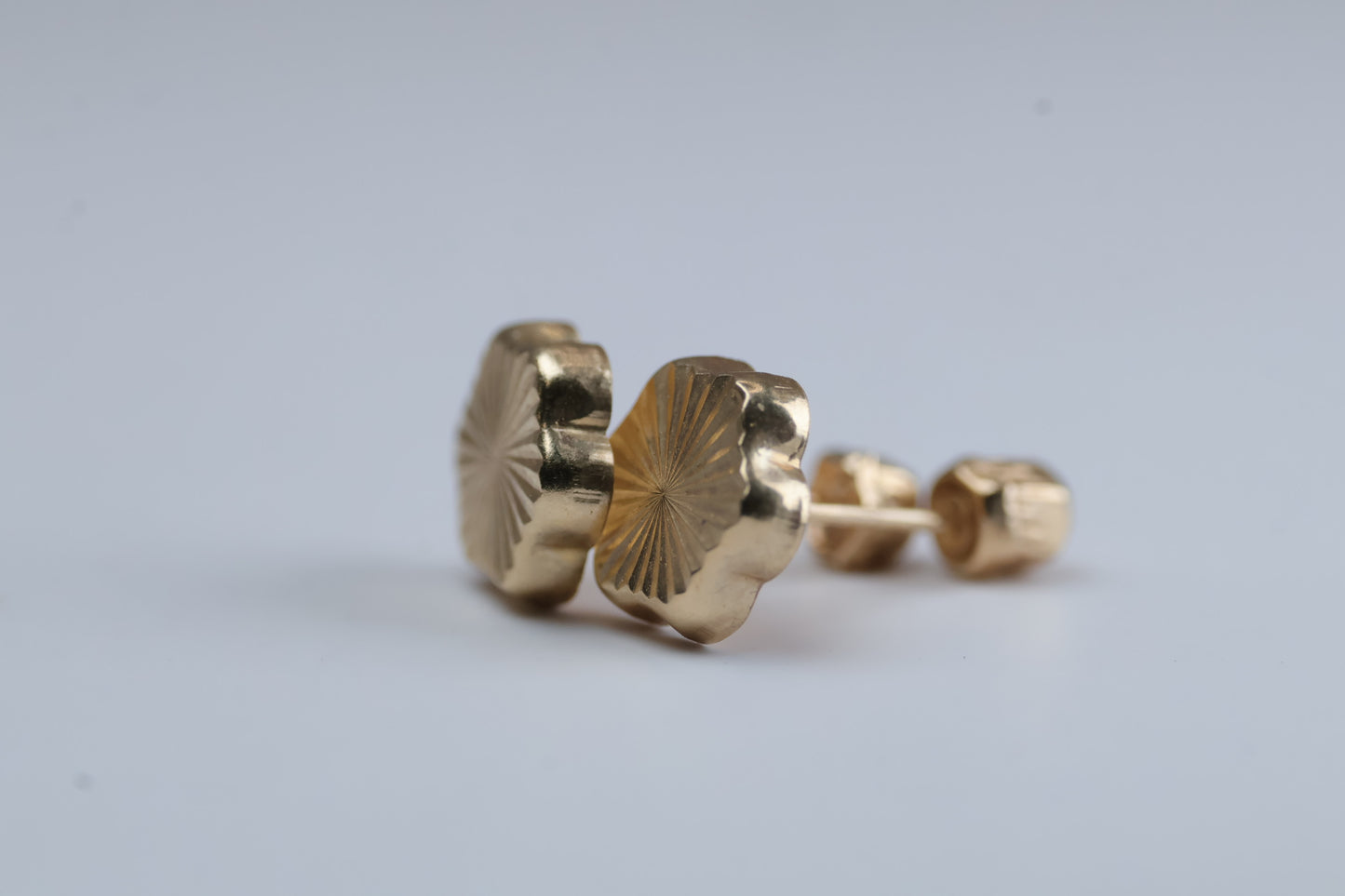 Broqueles Flor Diamantada en Oro Amarillo 10k Cod.1919-18 6mm