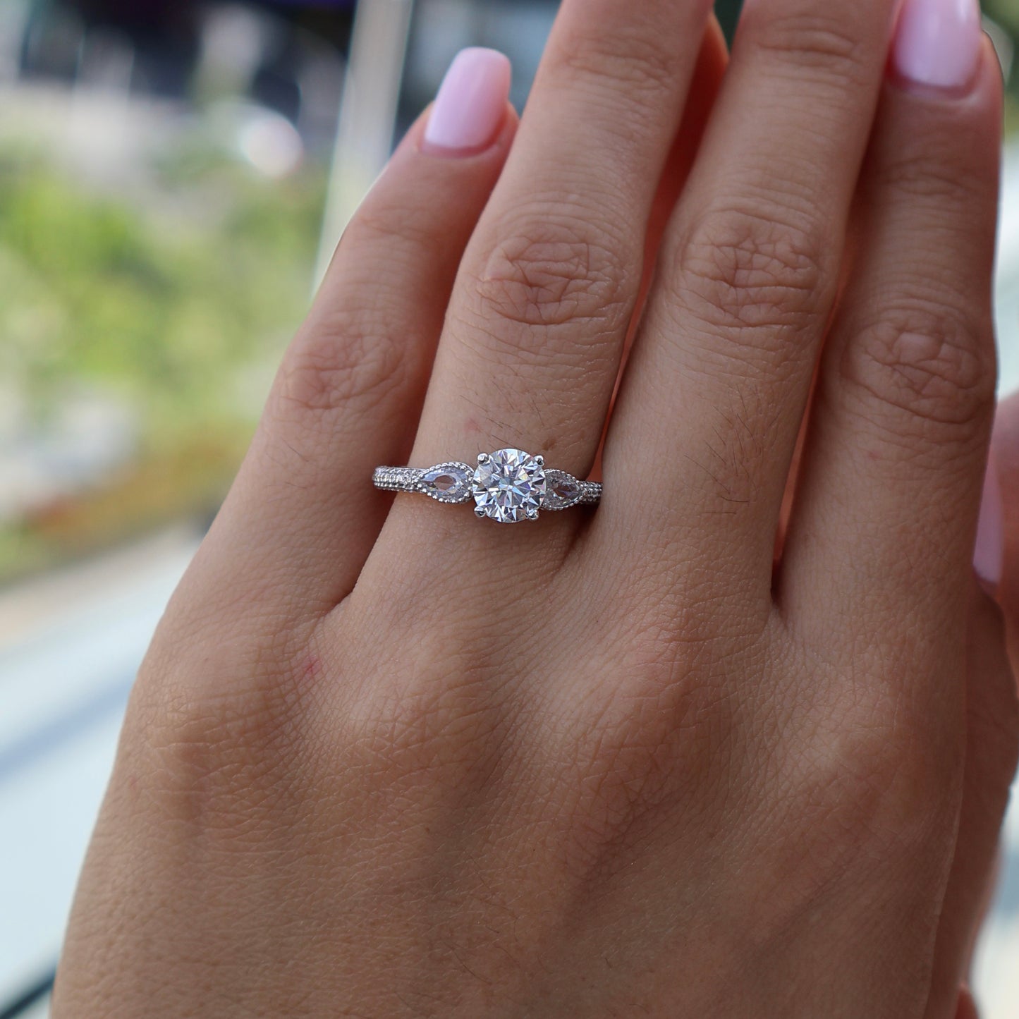 Anillo en Oro Blanco 14k con Circonias Mod.16015