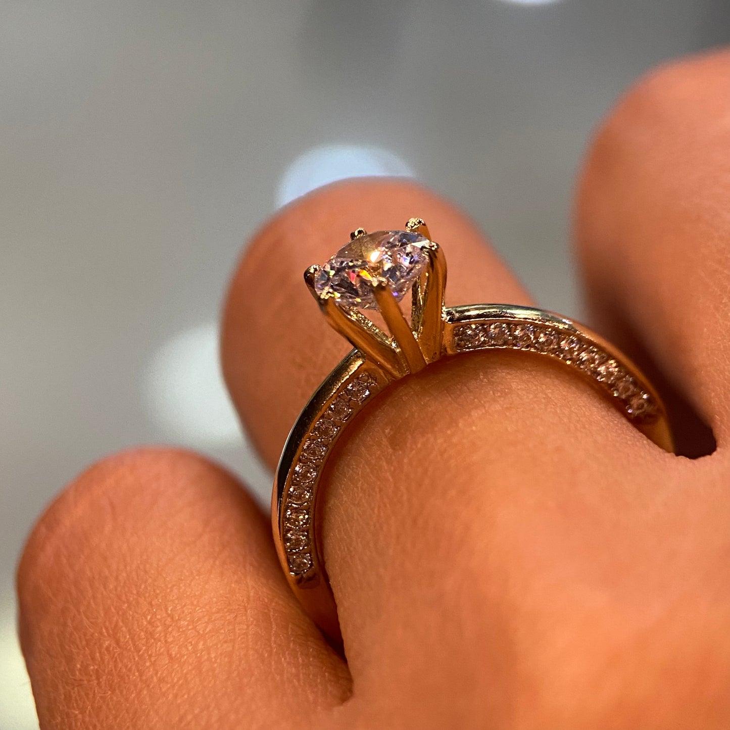Anillo de compromiso en oro