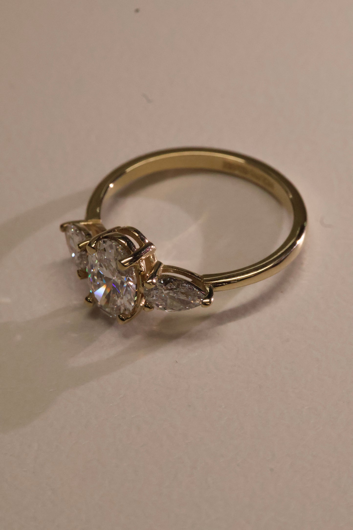 Camille en oro 1.00 ct