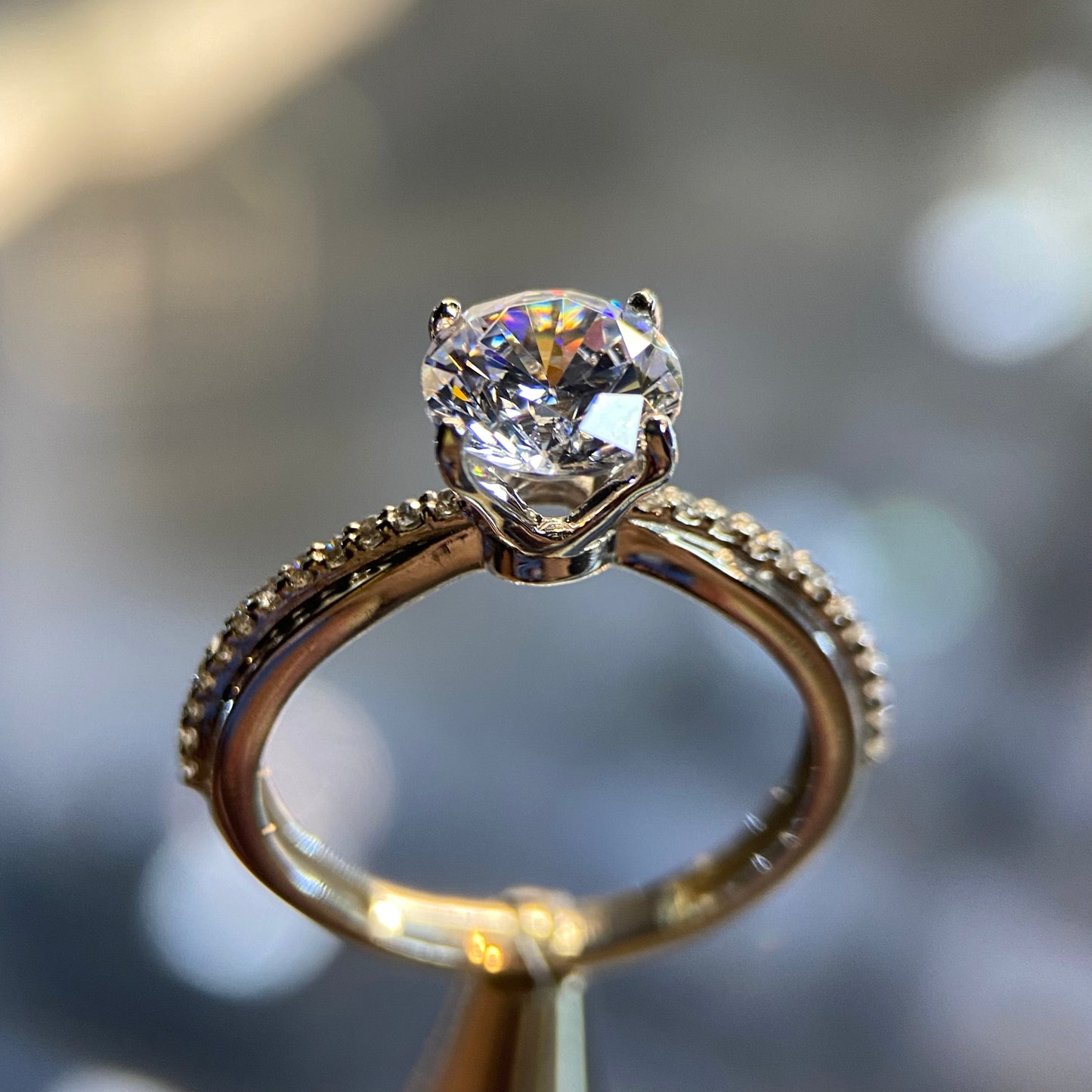 Anillo de compromiso en oro