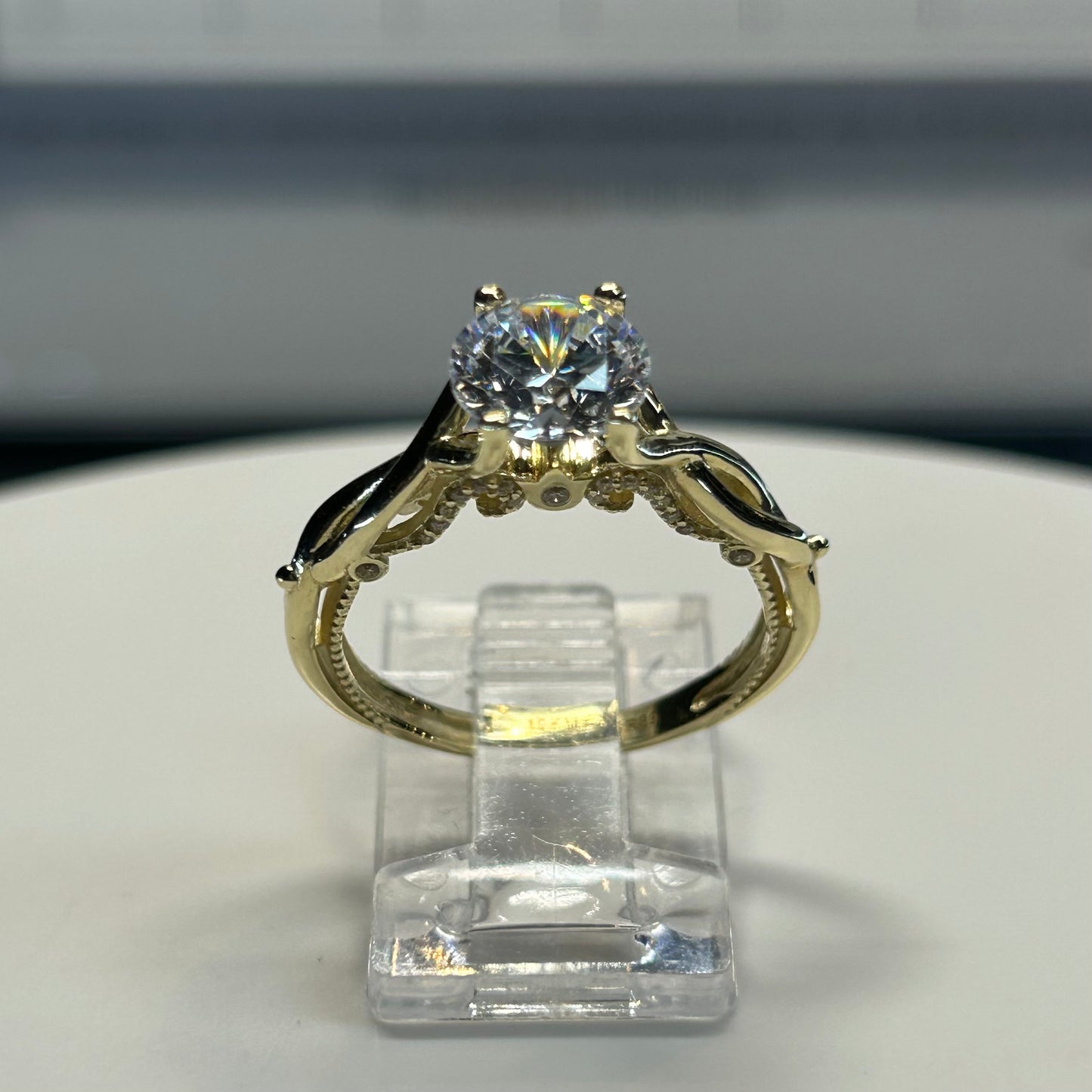 Anillo de compromiso en oro