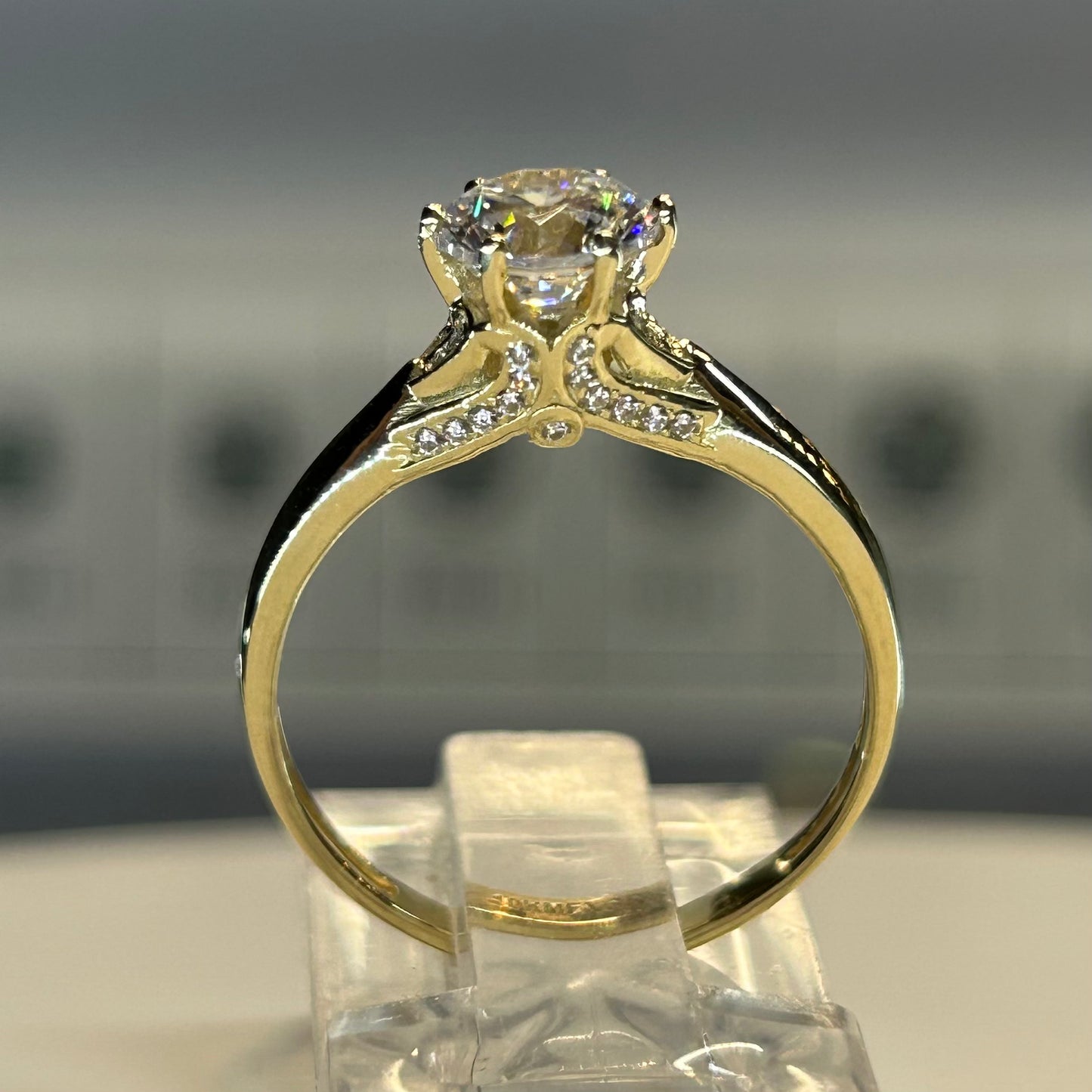 Anillo de compromiso en oro
