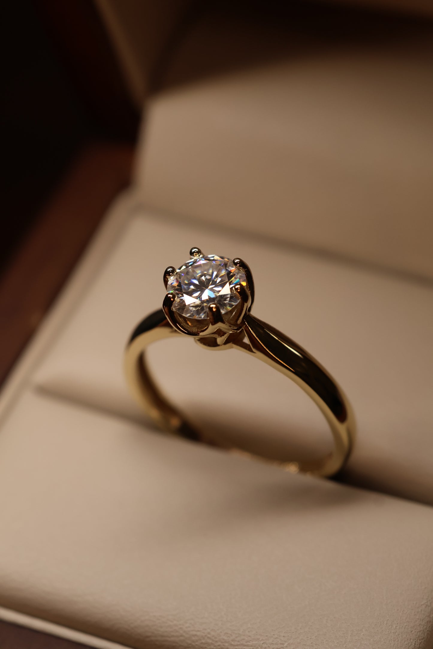 Anillo Magnolia  en Oro 1.00 ct