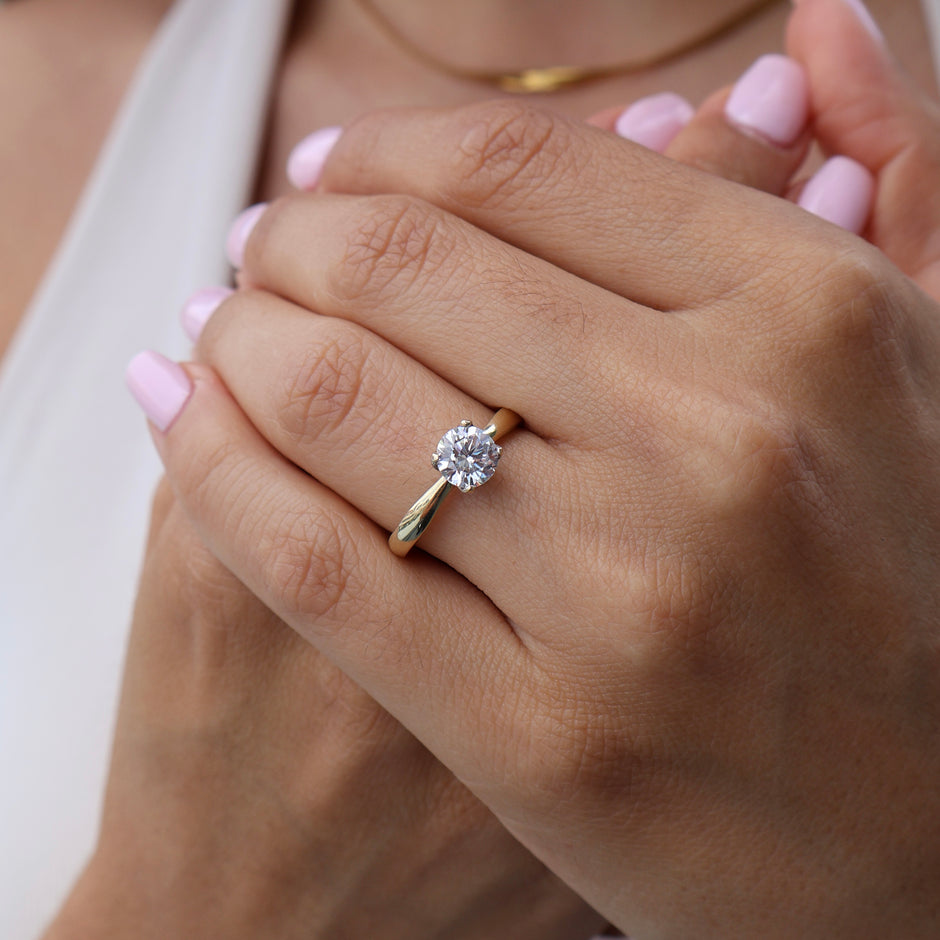 Anillo en oro Amarillo 10k con Circonia Mod. 16020