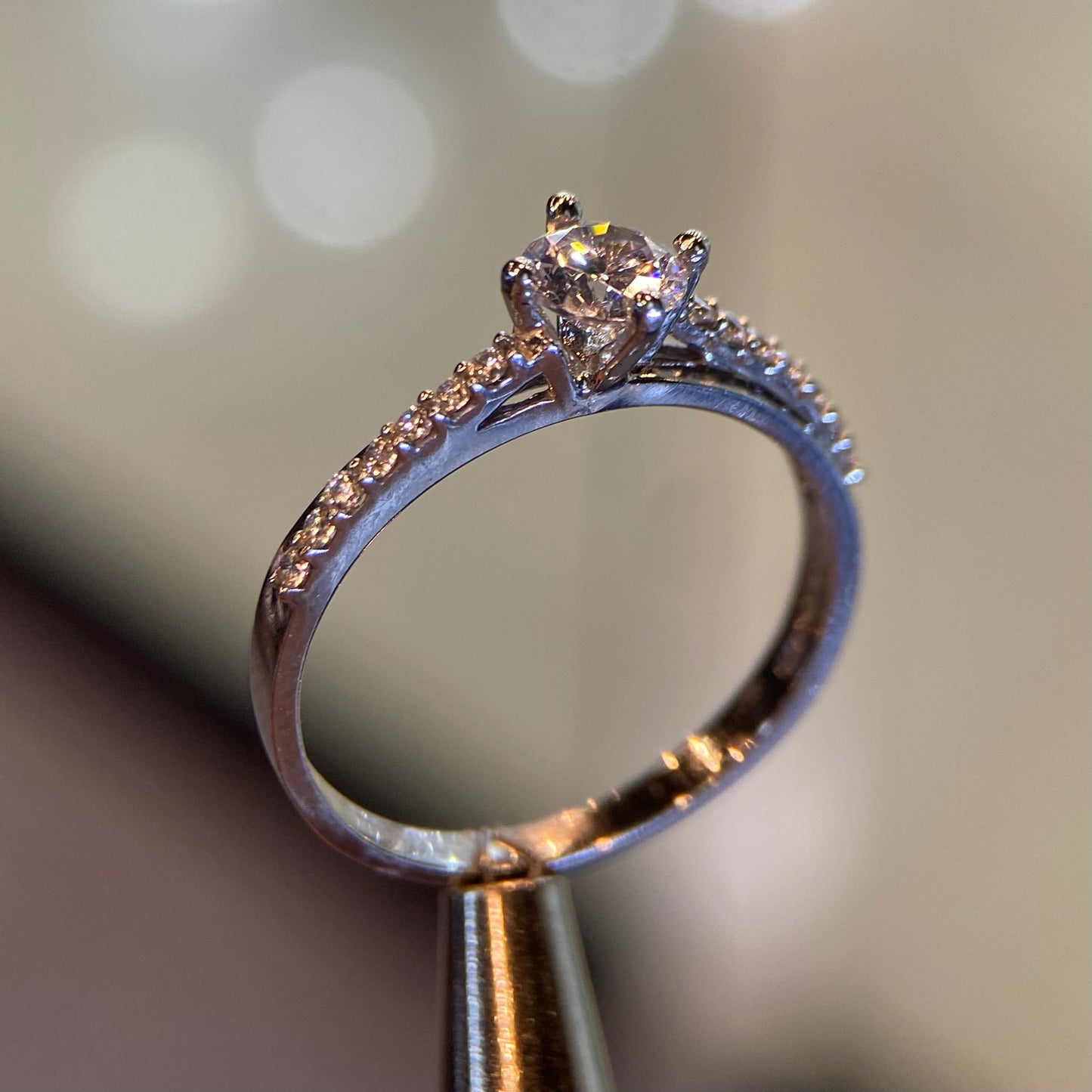 Anillo de compromiso en oro