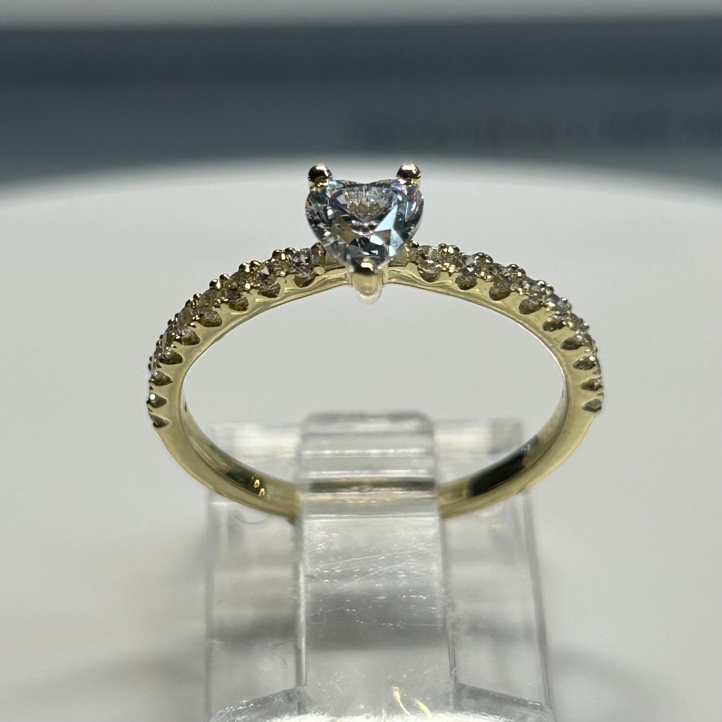 Anillo de compromiso en oro