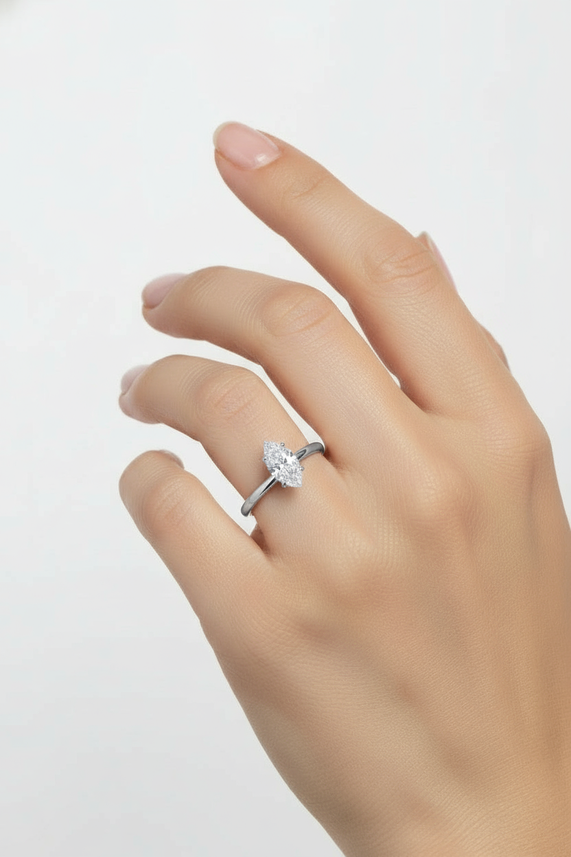 Anillo Emily Marquise en oro 1.00 ct