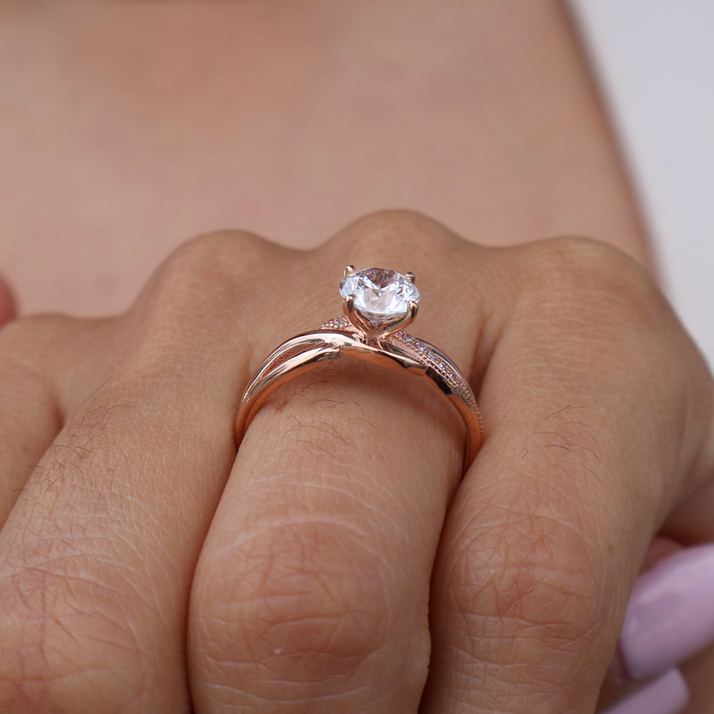 Anillo en Oro Rosa 10k con Circonia Mod.16008