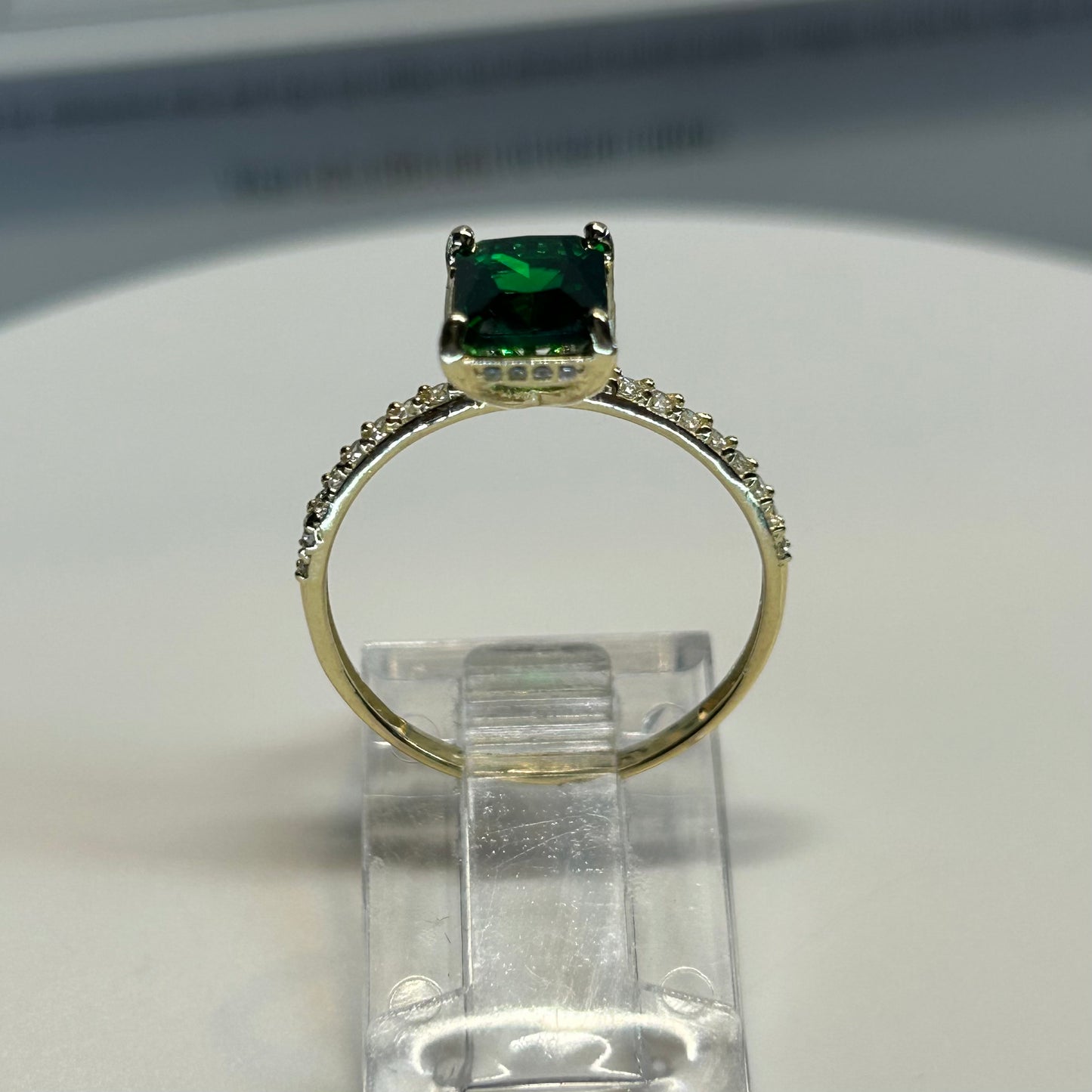 Anillo de compromiso en oro