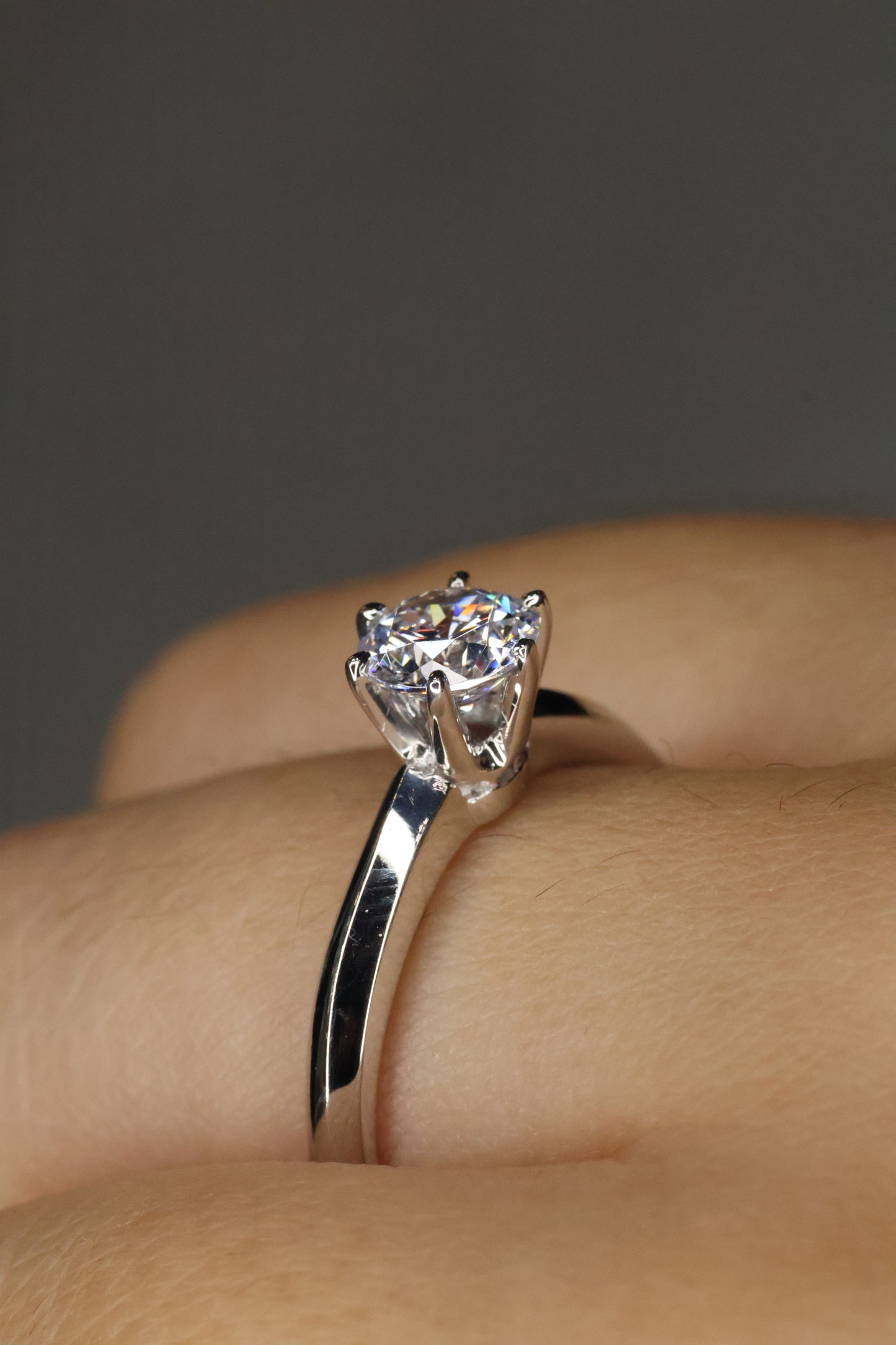 Anillo Oro Blanco 14k con Circonia Mod.16088