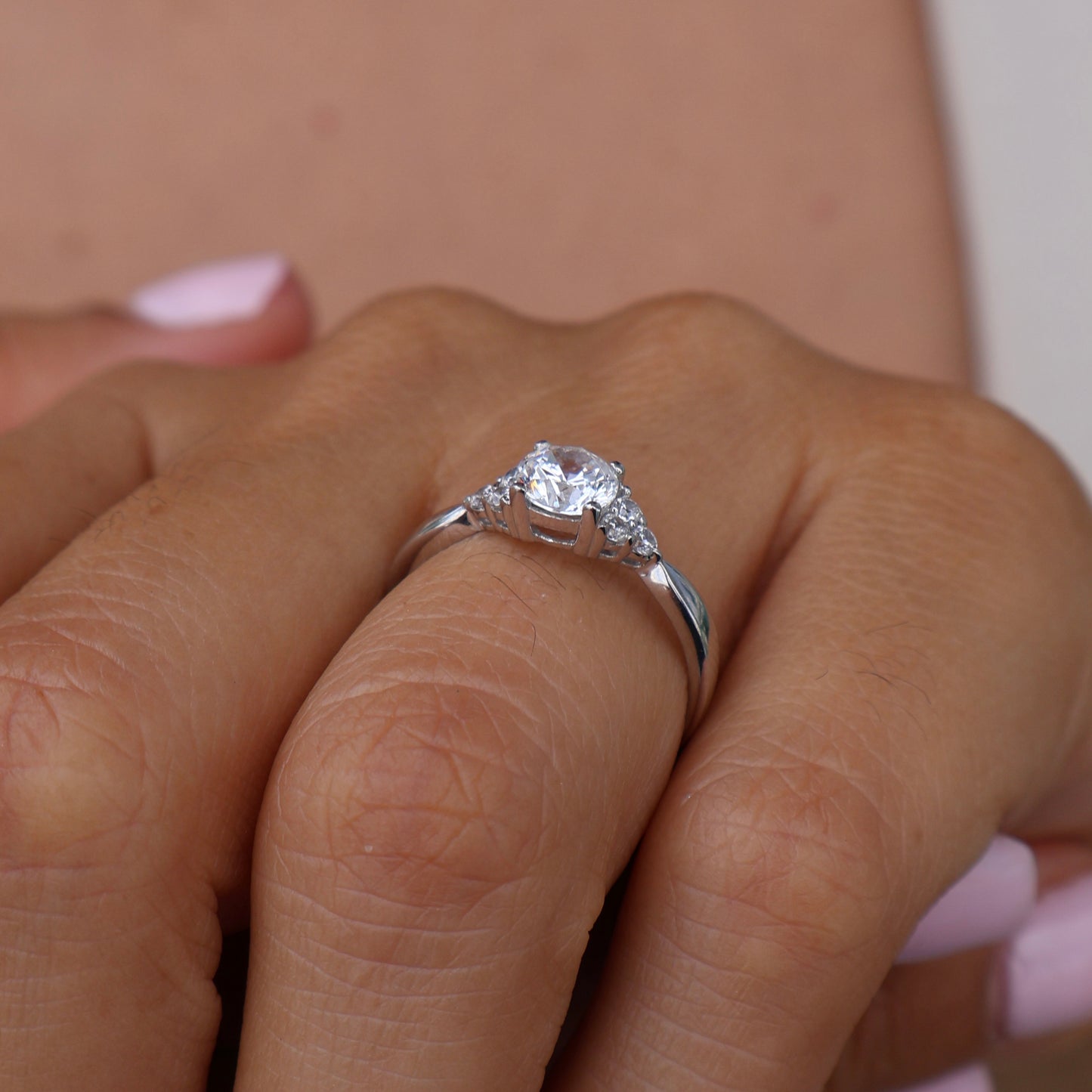 Anillo en Oro Blanco 14k con Circonias Mod.16017