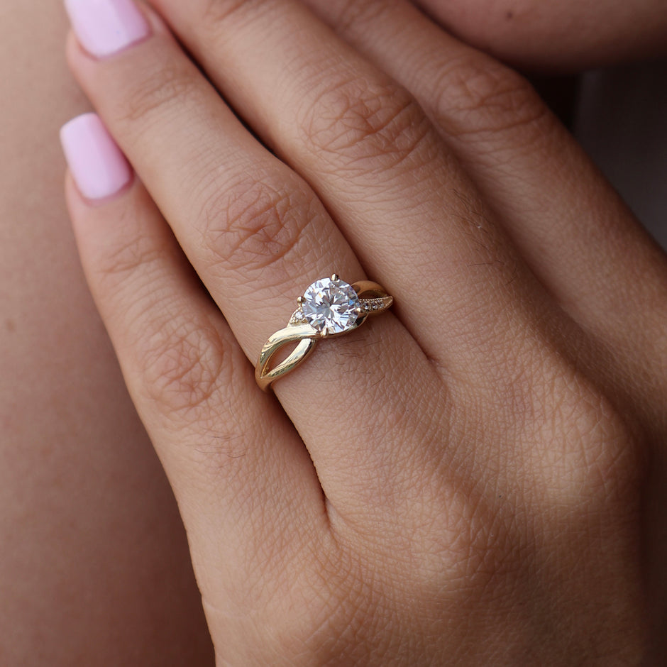 Anillo de compromiso en oro