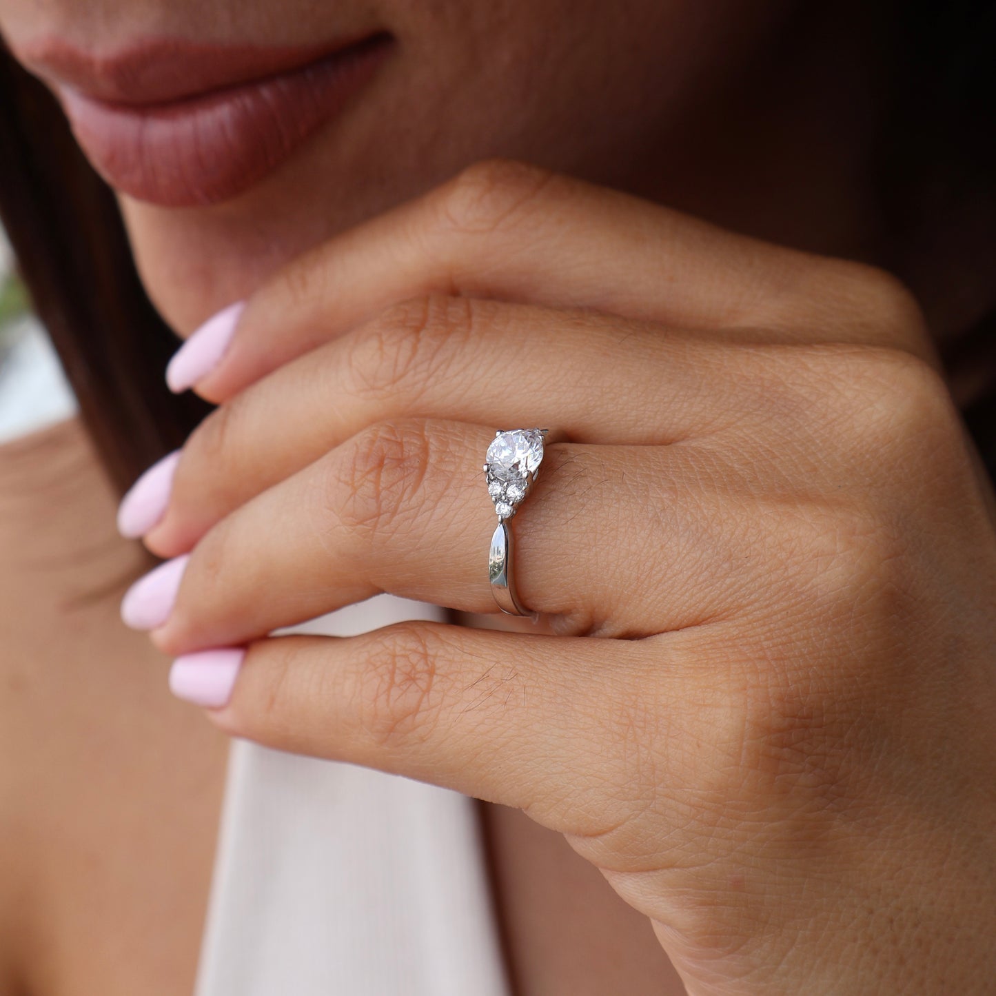 Anillo en Oro Blanco 14k con Circonias Mod.16017