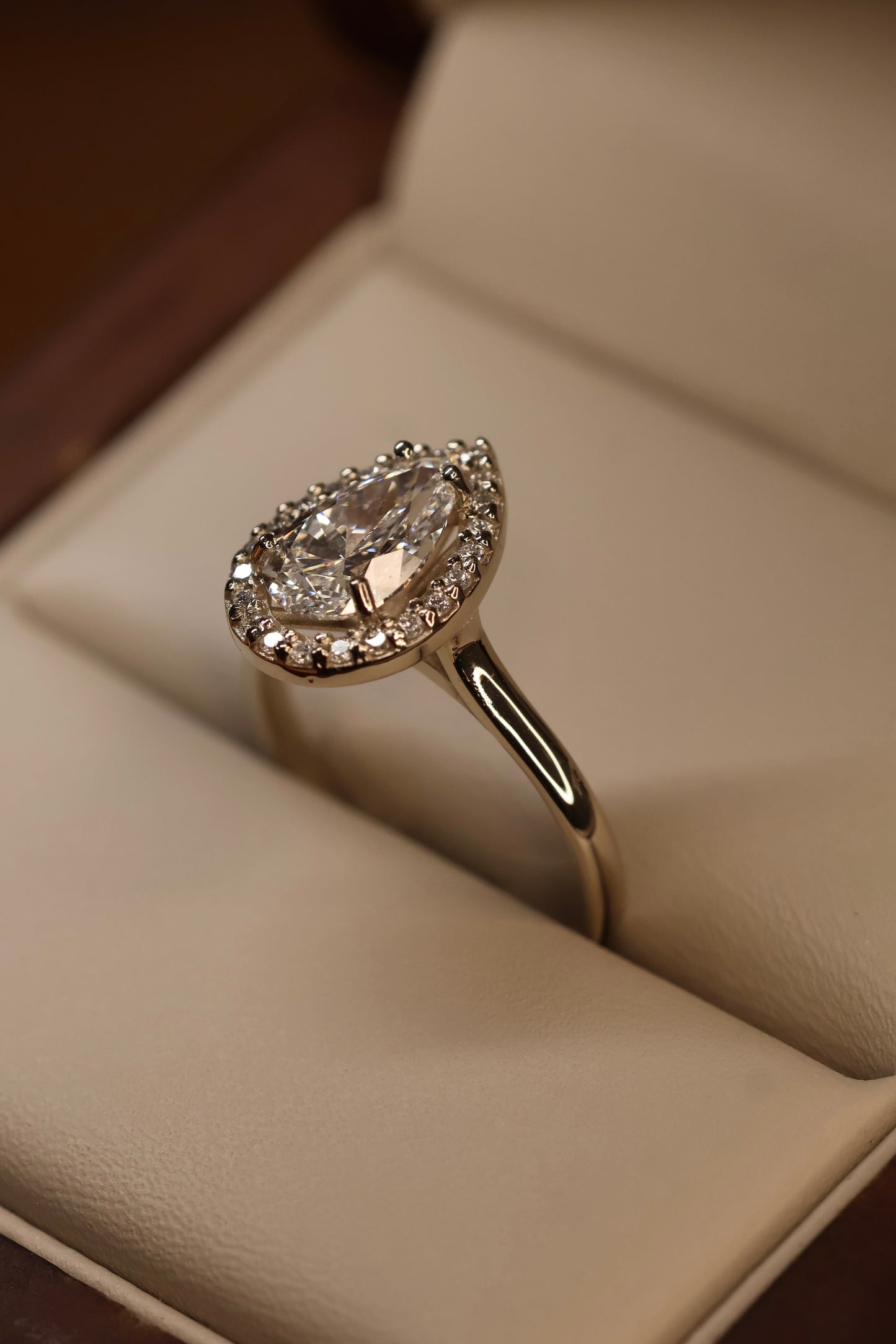 Anillo de compromiso en Oro