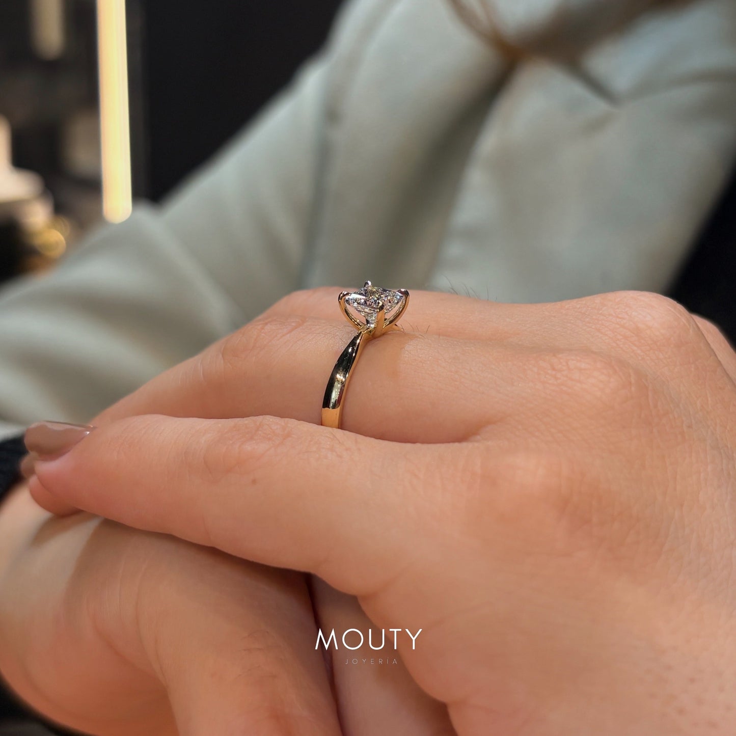 Anillo Emily en oro con diamante de laboratorio corte princess 1.00 ct