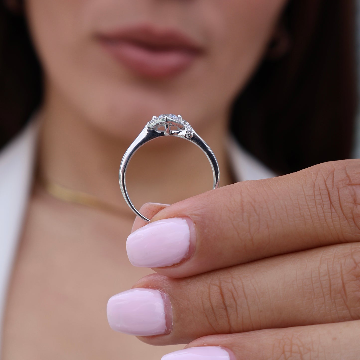 Anillo en Oro Blanco 14k con Circonias Mod.16016