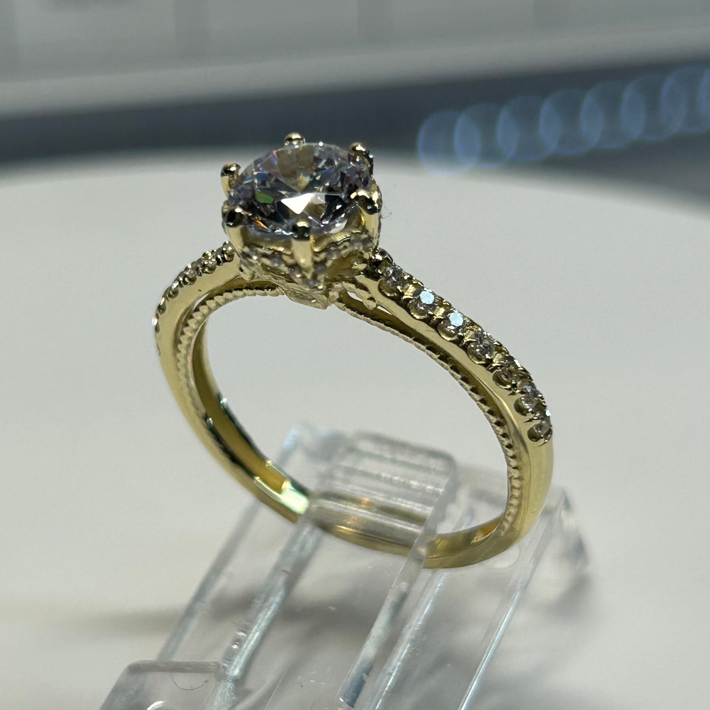Anillo de compromiso en oro
