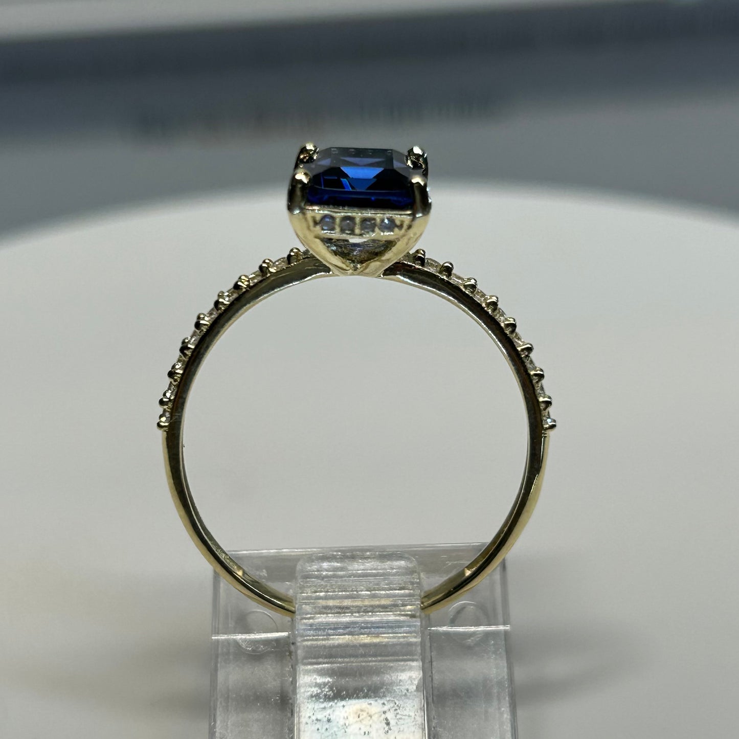 Anillo de compromiso en oro