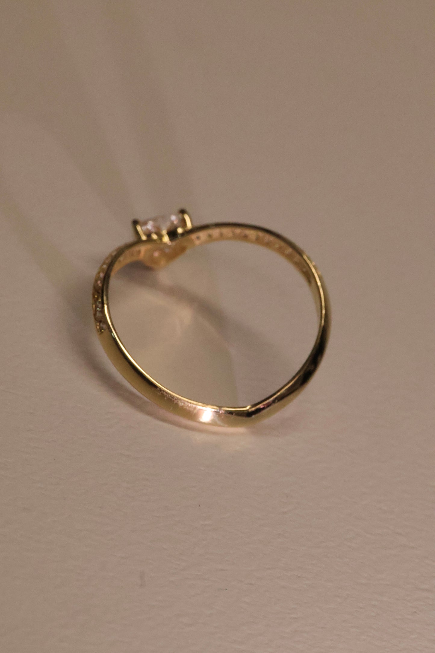 Anillo en Oro 14k con Circonia Mod. 16047