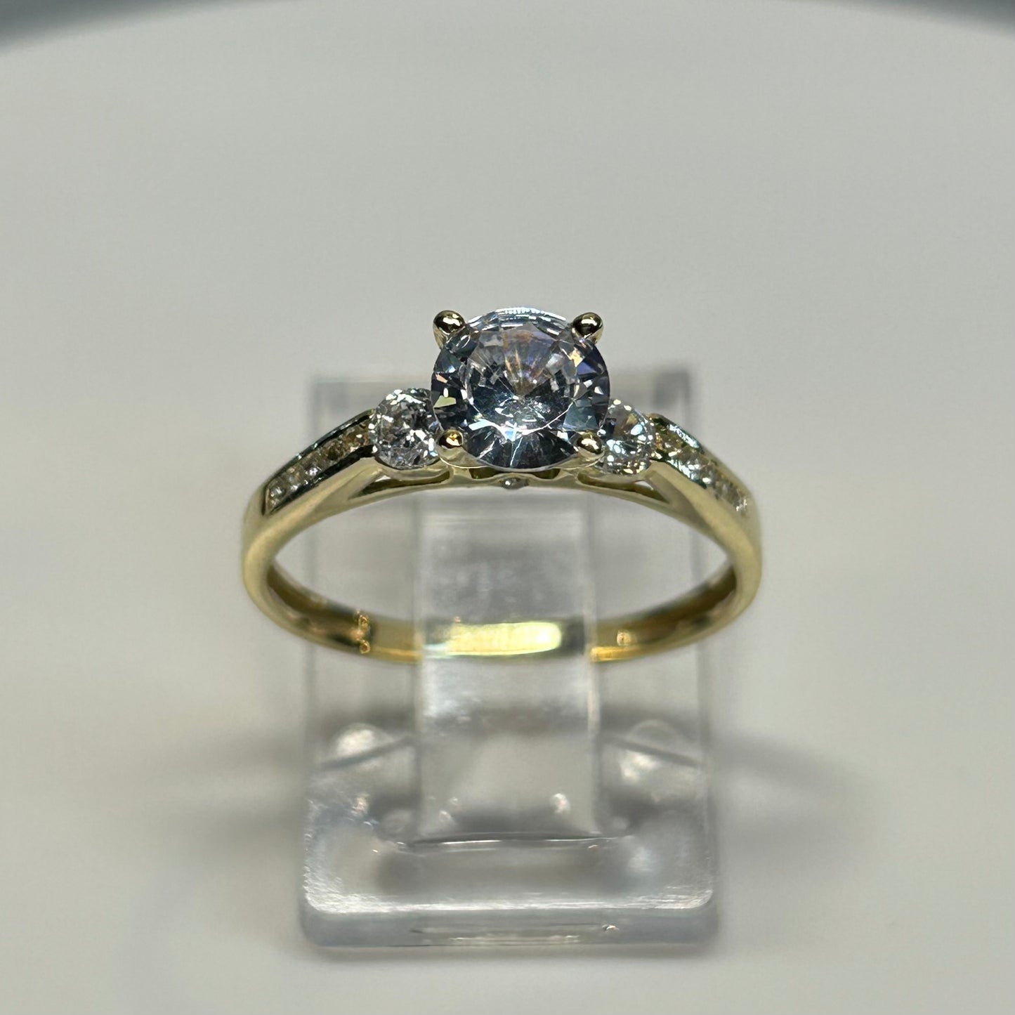 Anillo de compromiso en oro