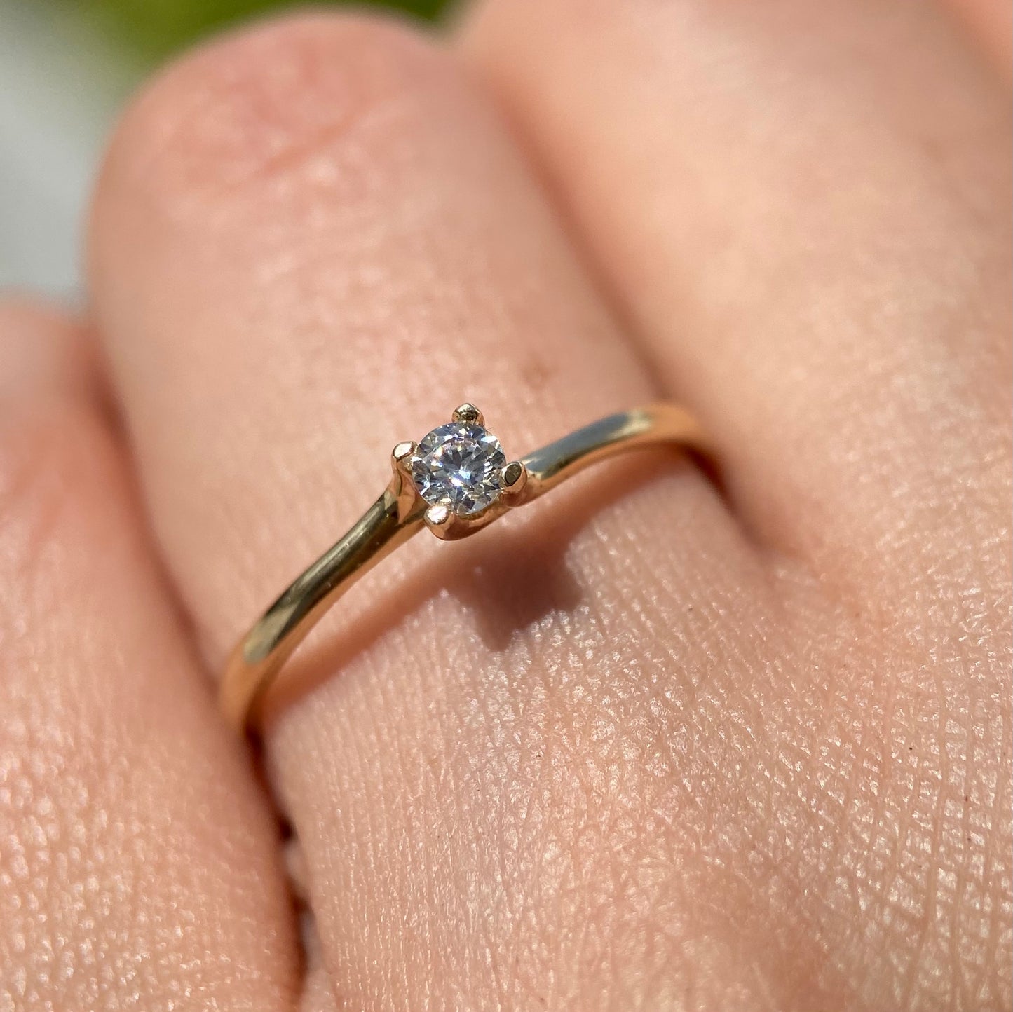 Ring in 14k yellow gold with white zirconia Cod: MAN243