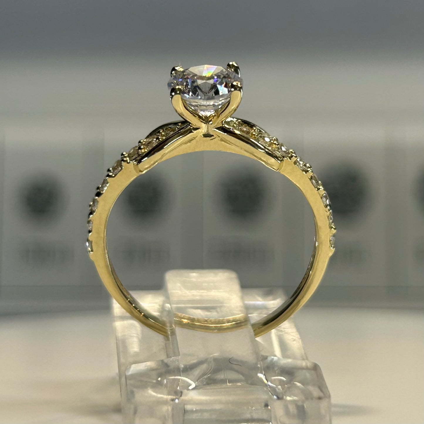 Anillo de compromiso en oro