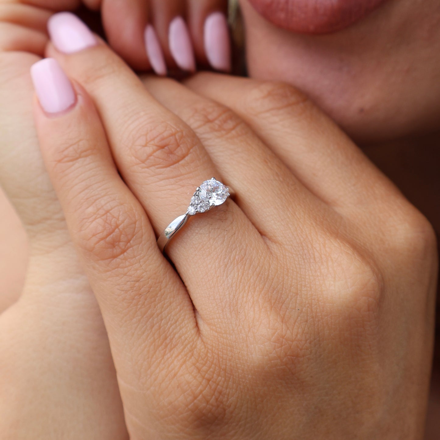 Anillo en Oro Blanco 14k con Circonias Mod.16017