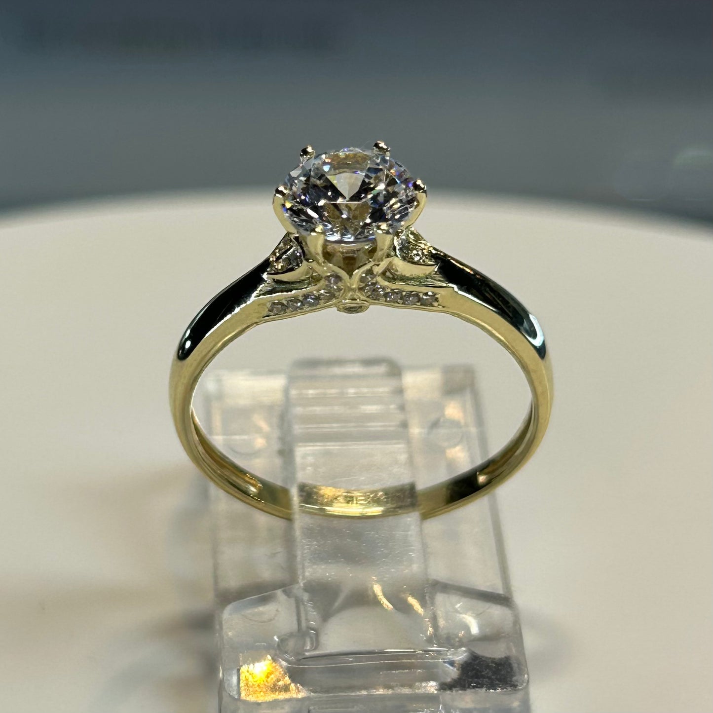 Anillo de compromiso en oro