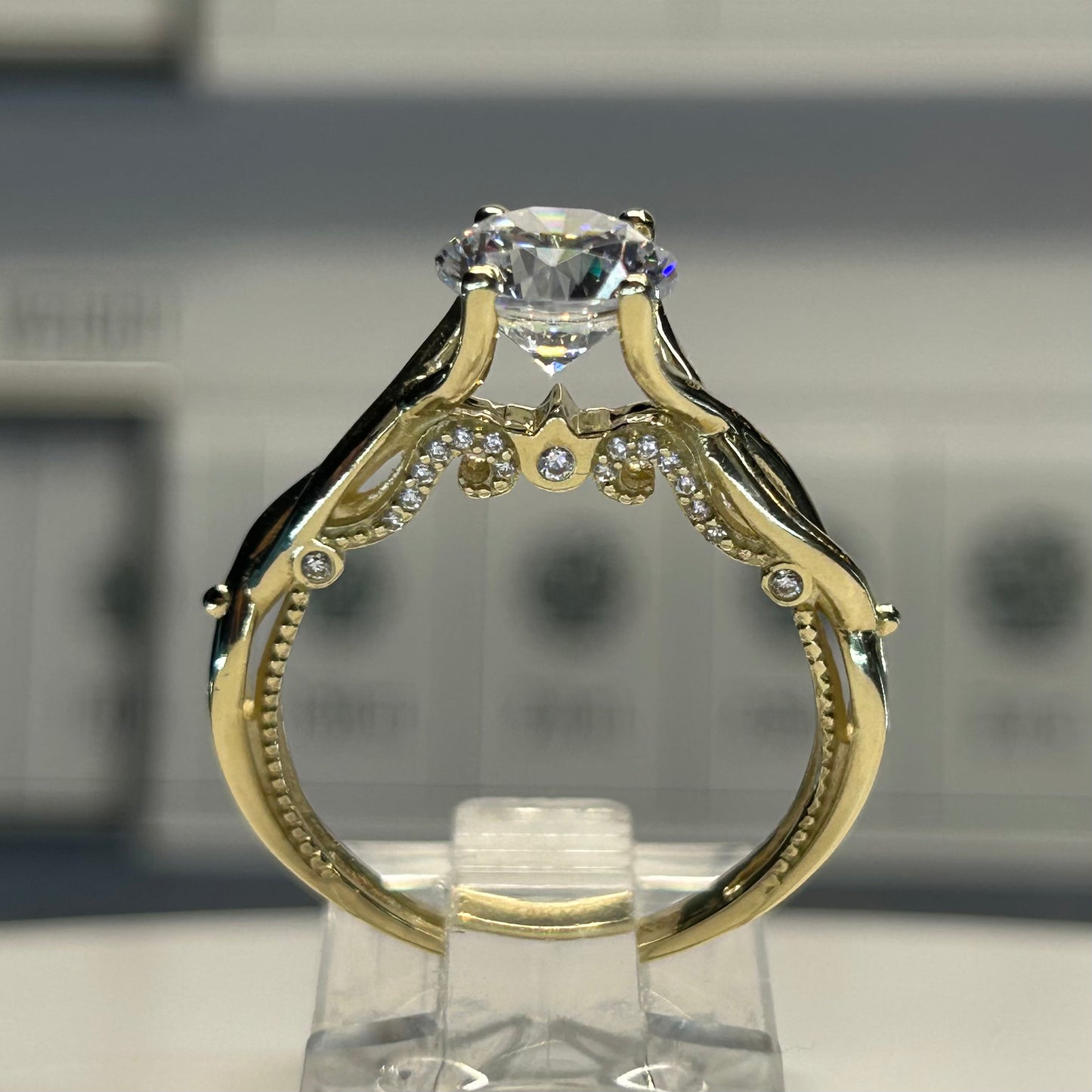 Anillo de compromiso en oro