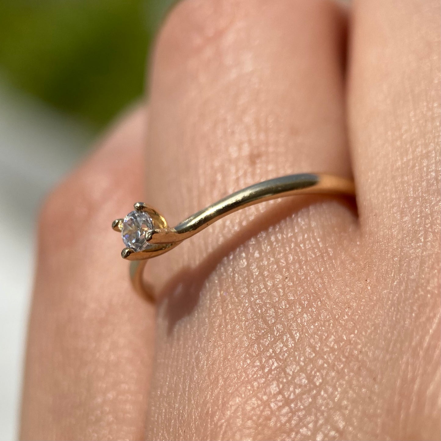 Ring in 14k yellow gold with white zirconia Cod: MAN243
