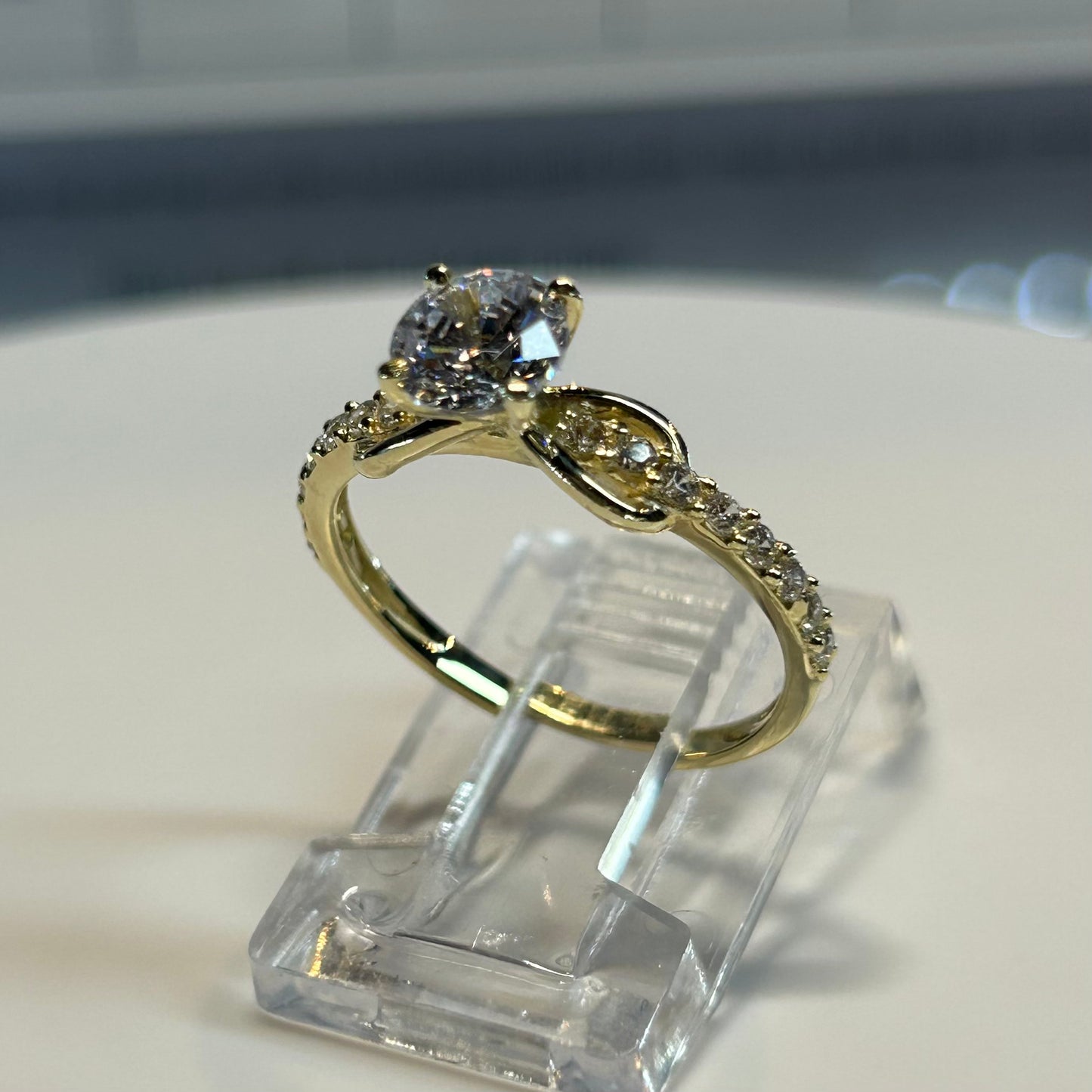 Anillo de compromiso en oro