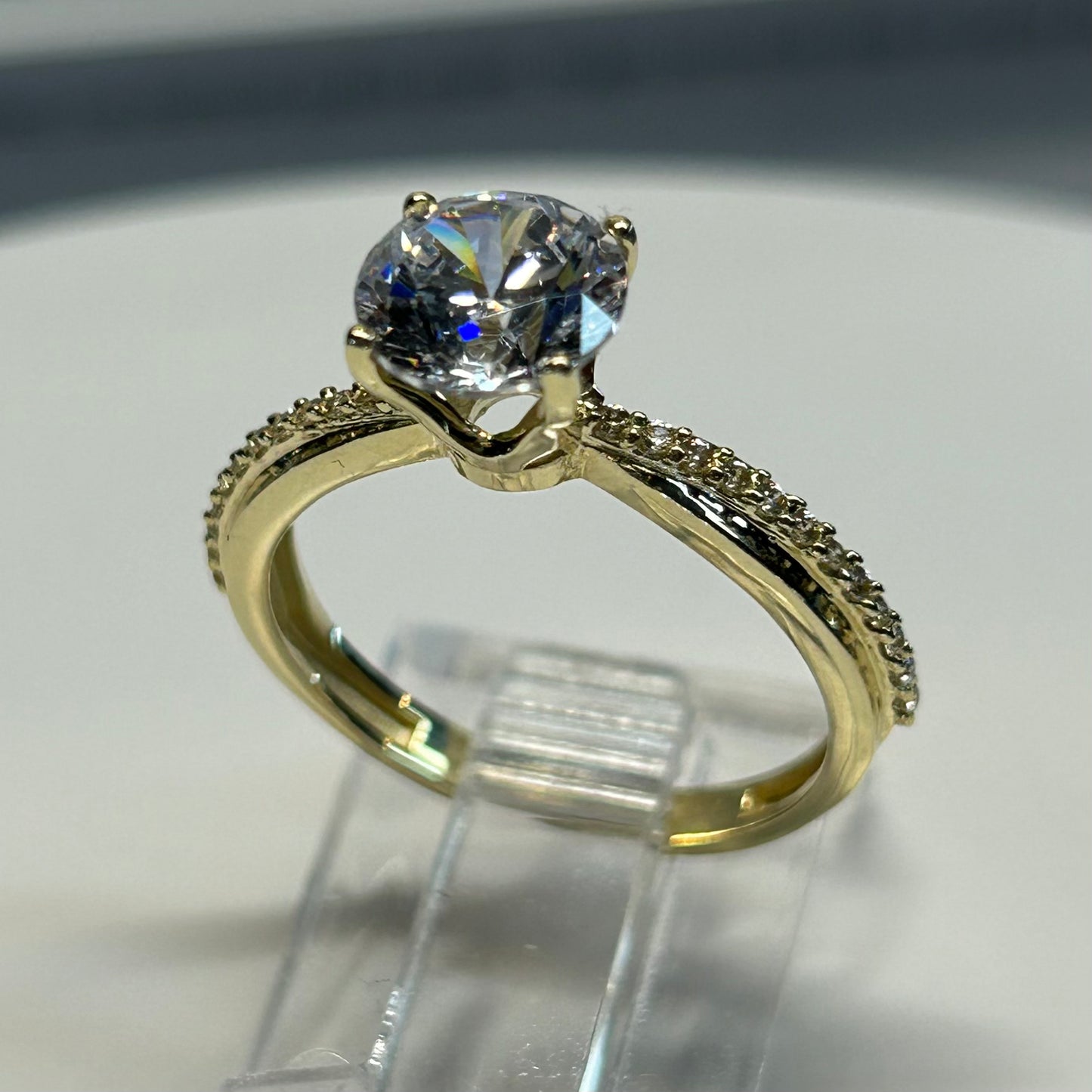 Anillo de compromiso en oro