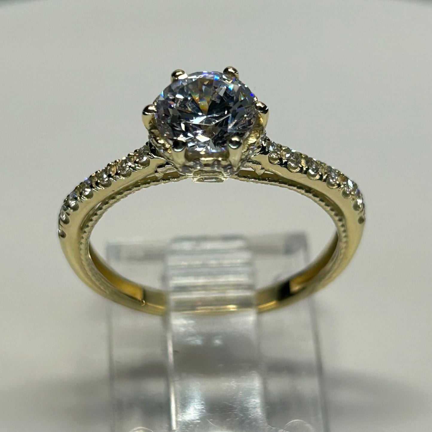 Anillo de compromiso en oro