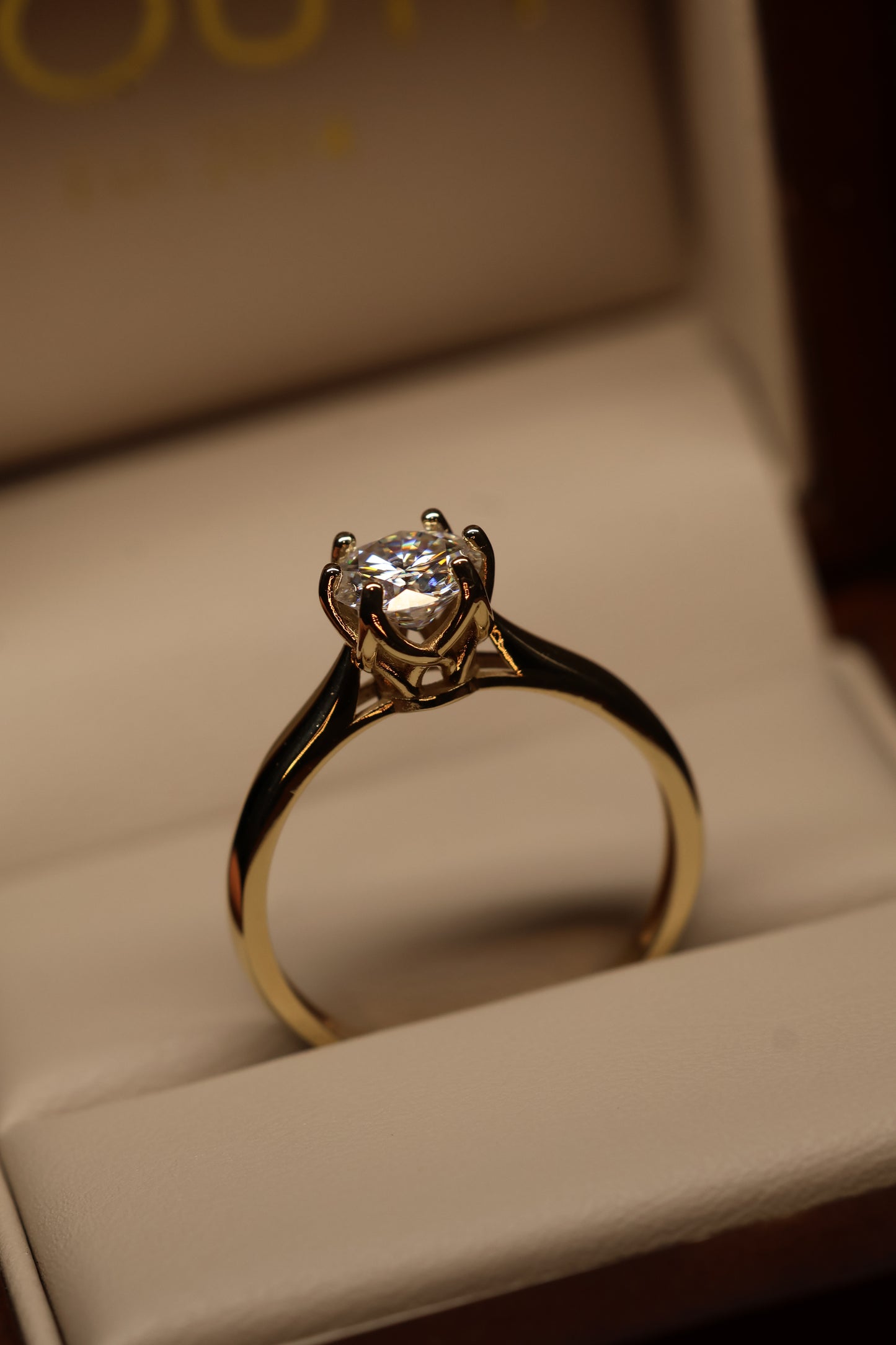 Anillo Magnolia  en Oro 1.00 ct