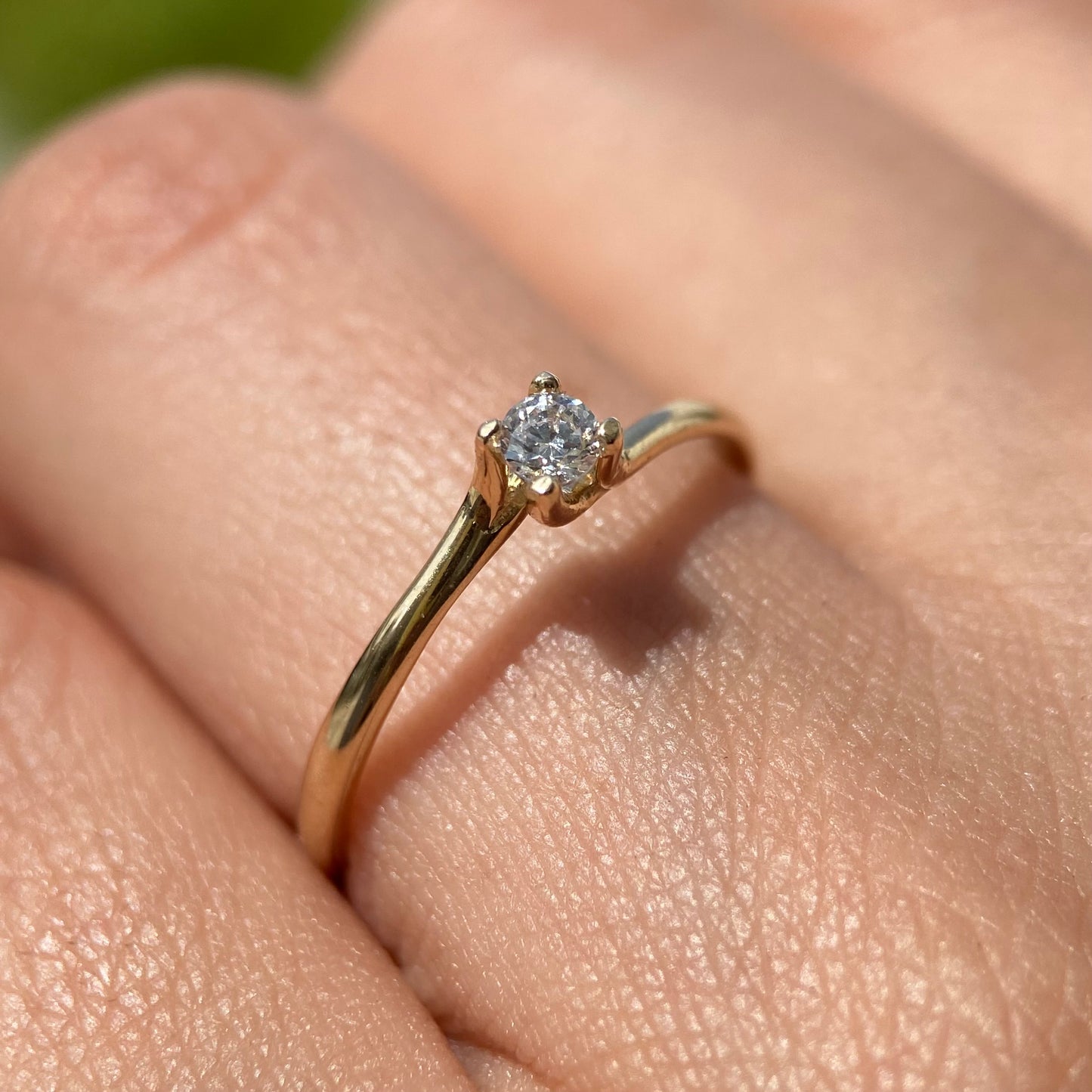 Ring in 14k yellow gold with white zirconia Cod: MAN243