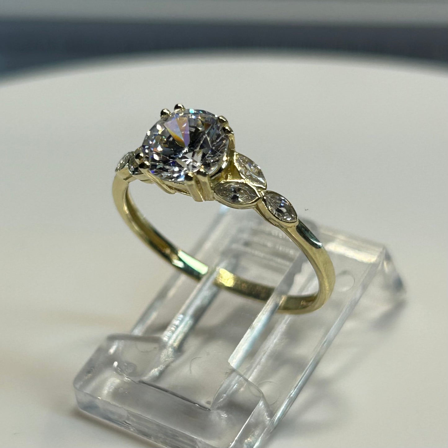 Anillo de compromiso en oro