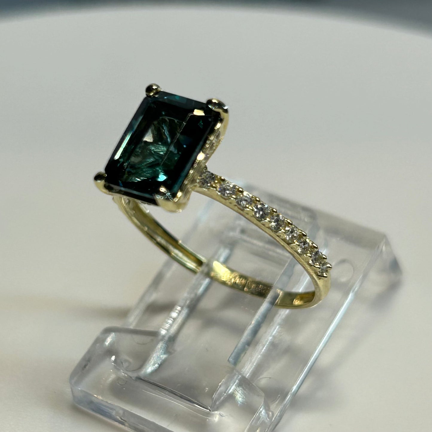 Anillo de compromiso en oro