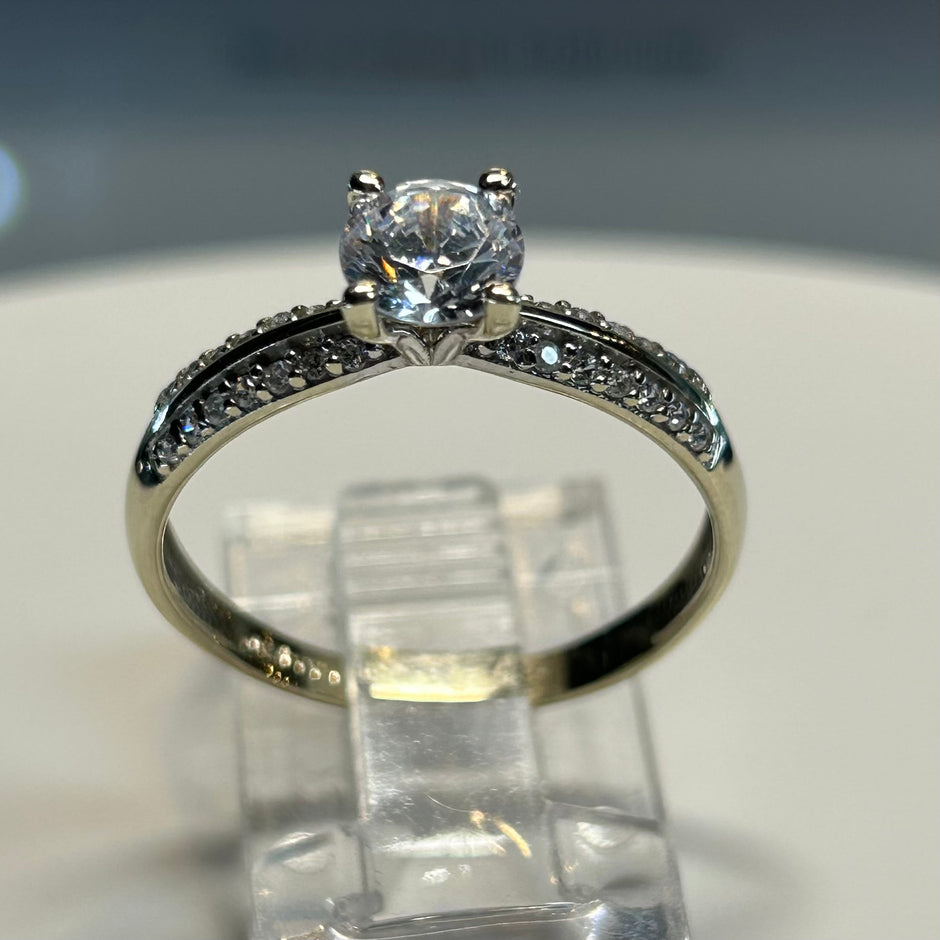 Anillo de compromiso en oro