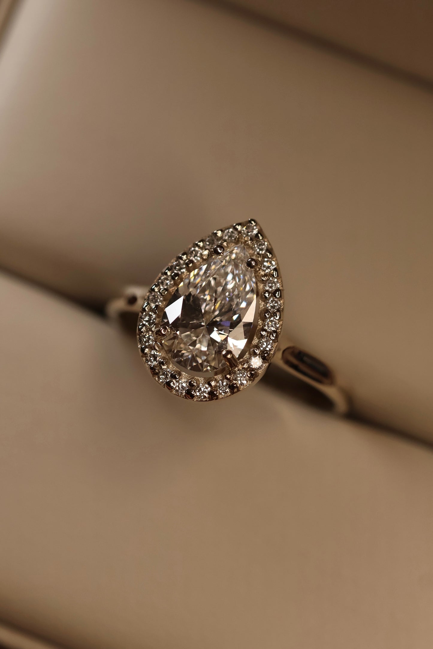 Anillo de compromiso en Oro