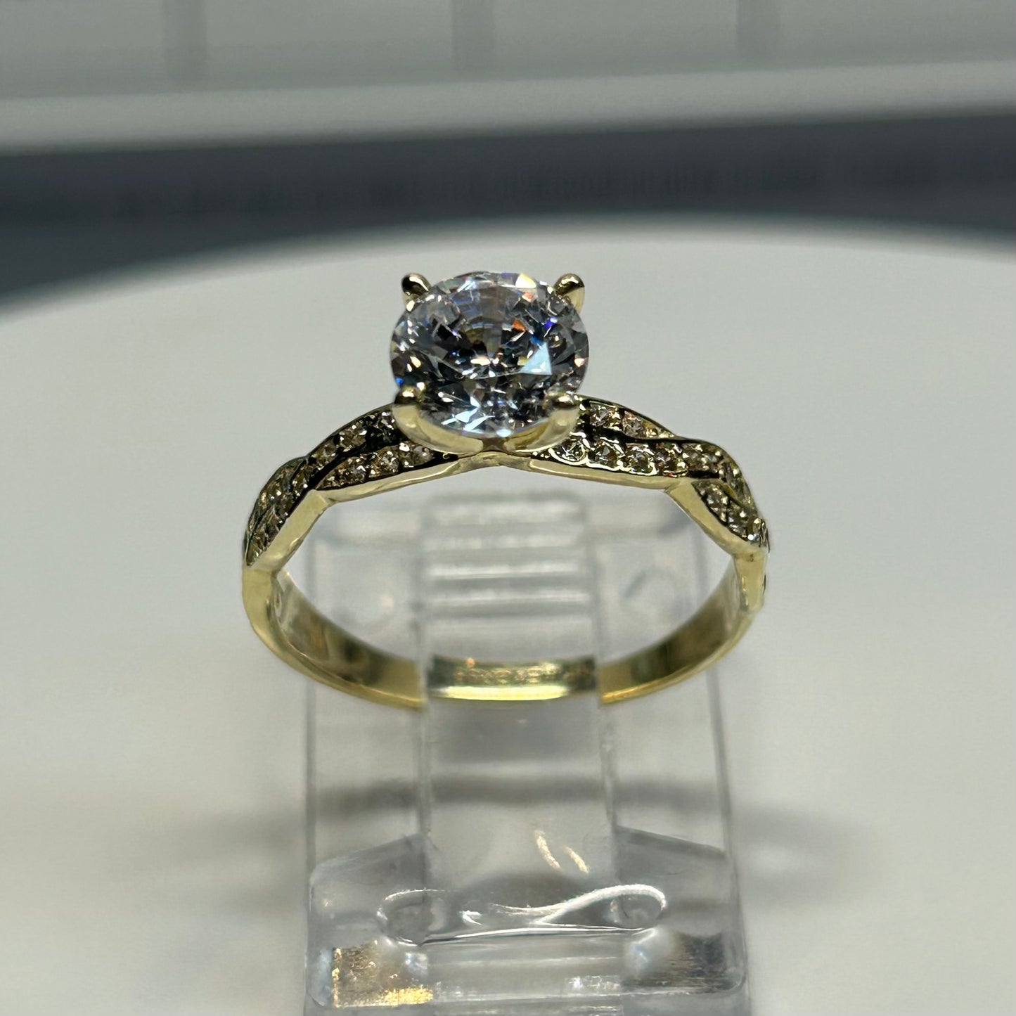 Anillo de compromiso en oro